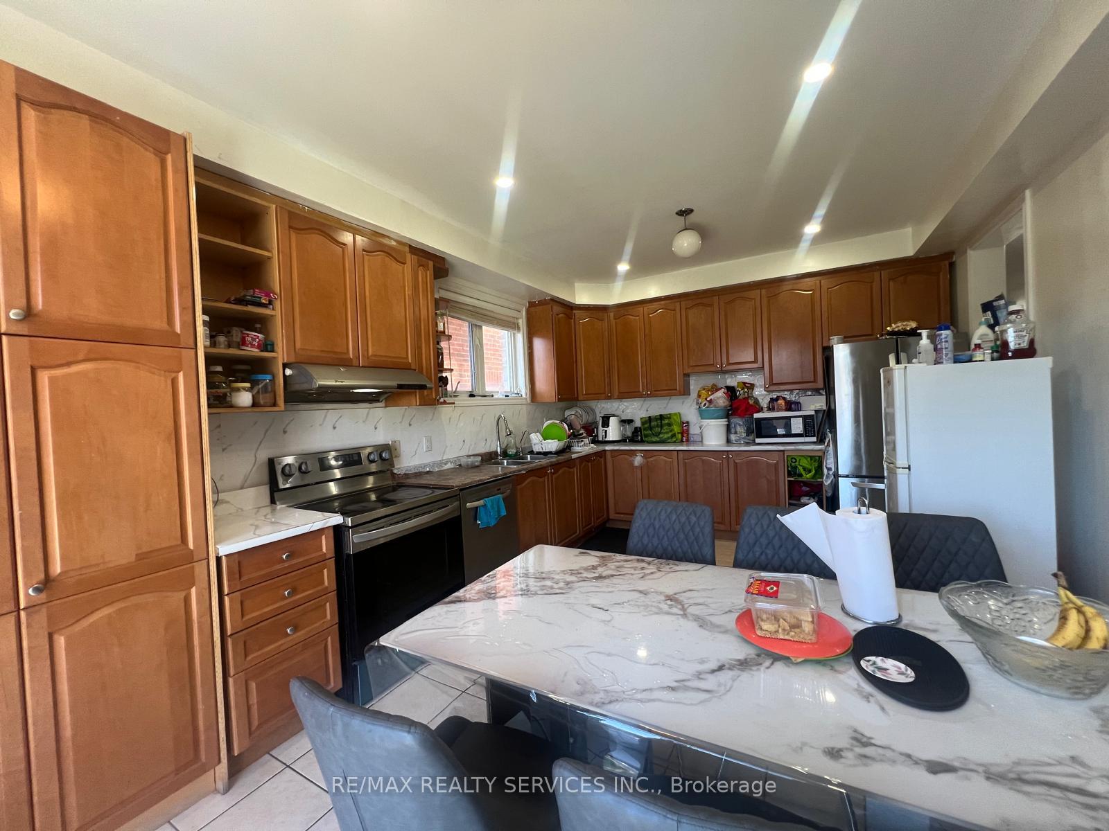 Photo 7 of 3 Noranda Crescent, Brampton, Bram West — HOMEH