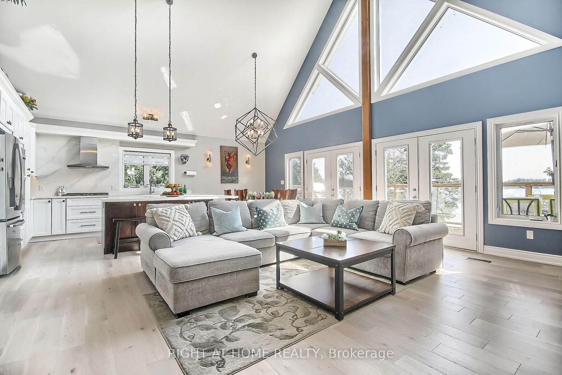 Photo 9 of 26 Beach Road, Kawartha Lakes, Mariposa — HOMEH