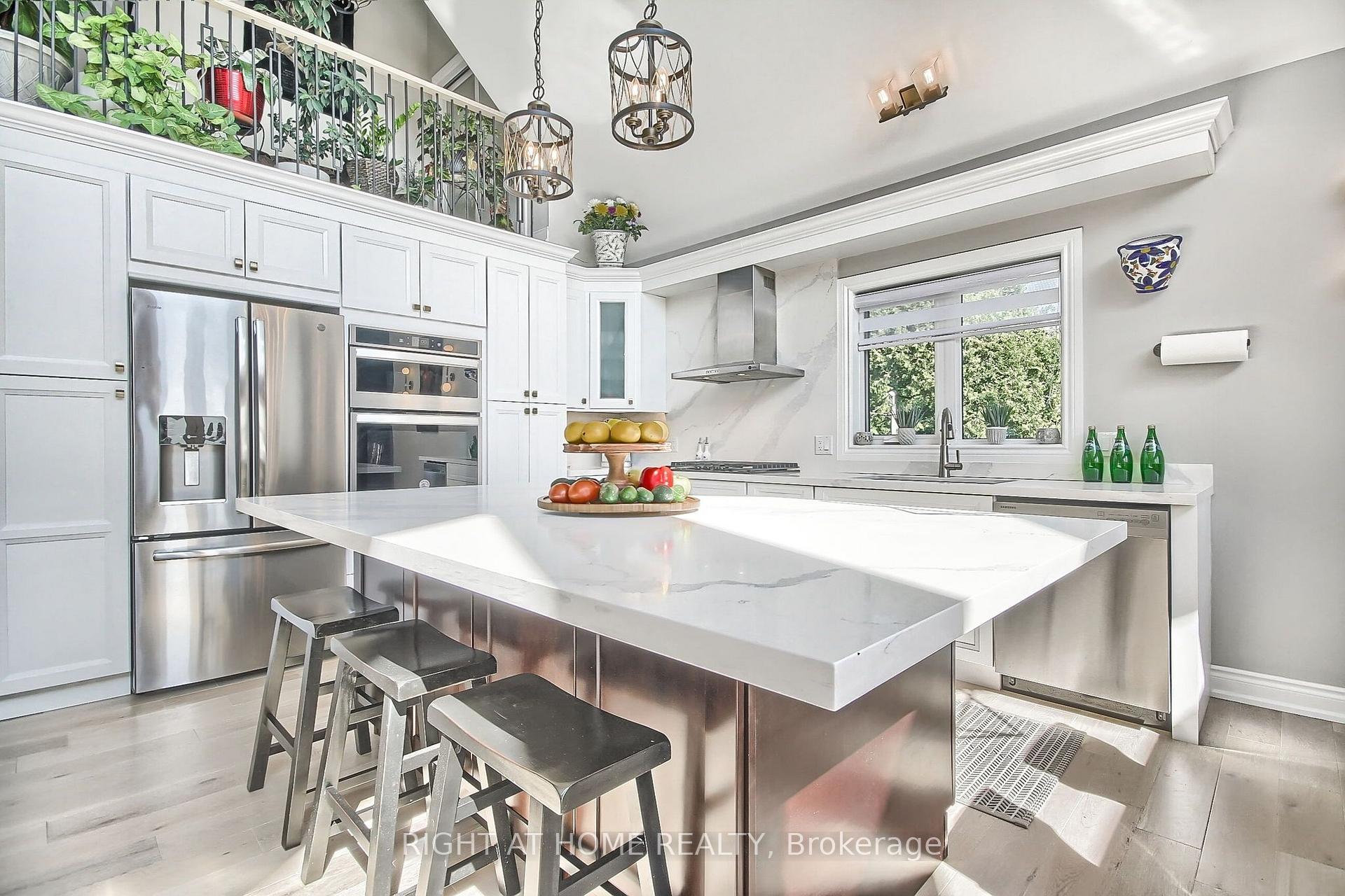 Photo 10 of 26 Beach Road, Kawartha Lakes, Mariposa — HOMEH