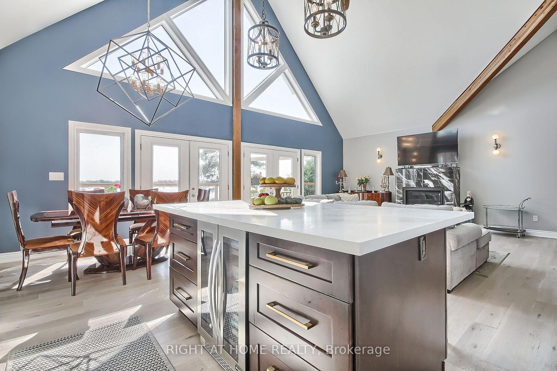 Photo 12 of 26 Beach Road, Kawartha Lakes, Mariposa — HOMEH