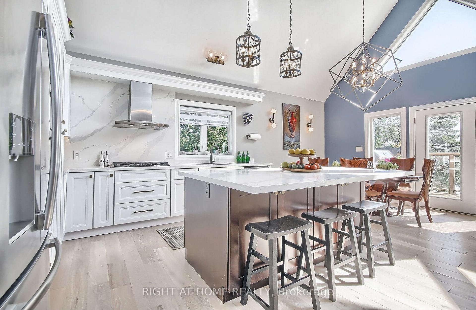 Photo 14 of 26 Beach Road, Kawartha Lakes, Mariposa — HOMEH