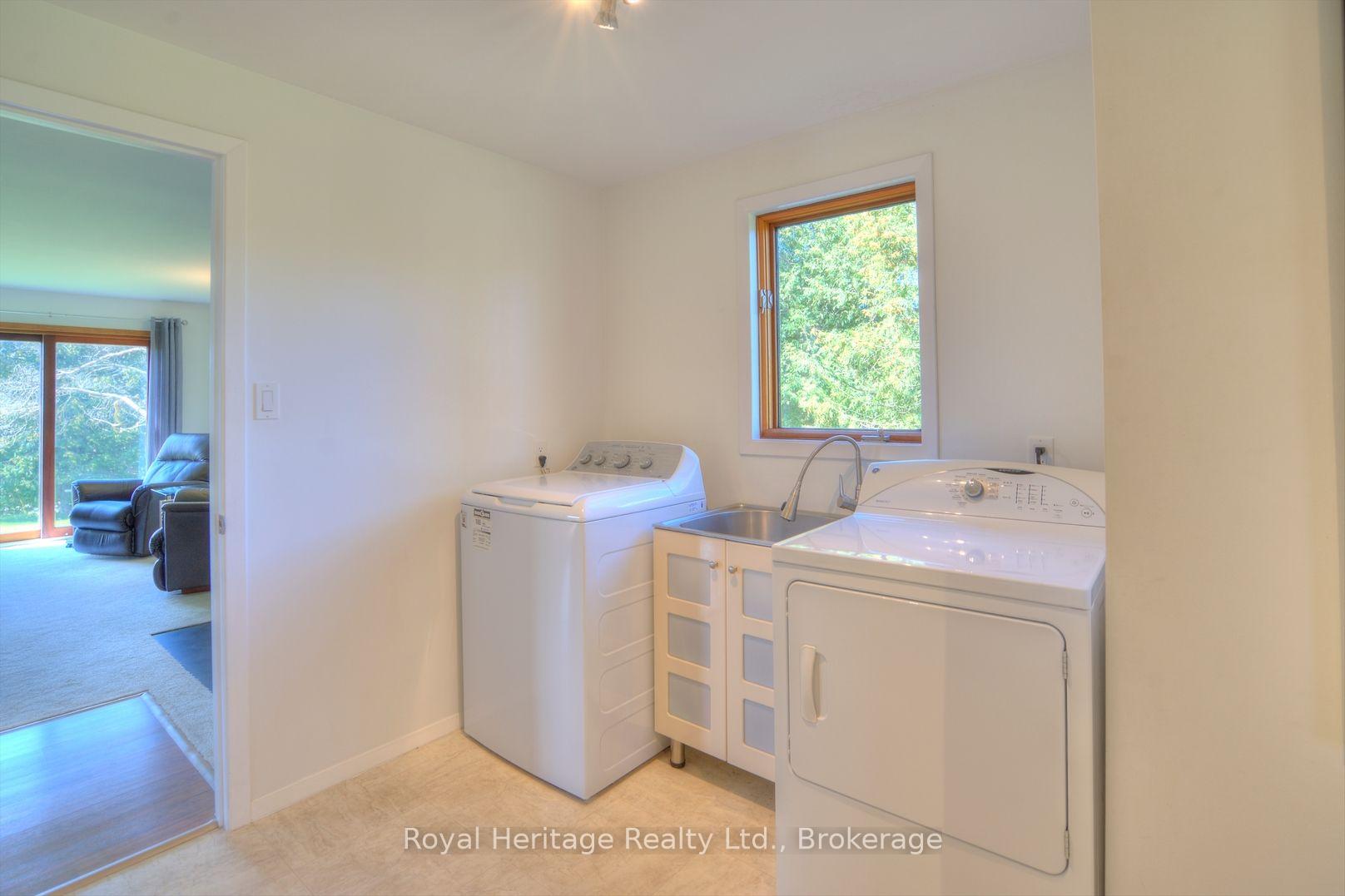 Photo 7 of 215 Fifth Line Dummer South Road, Douro-Dummer — HOMEH
