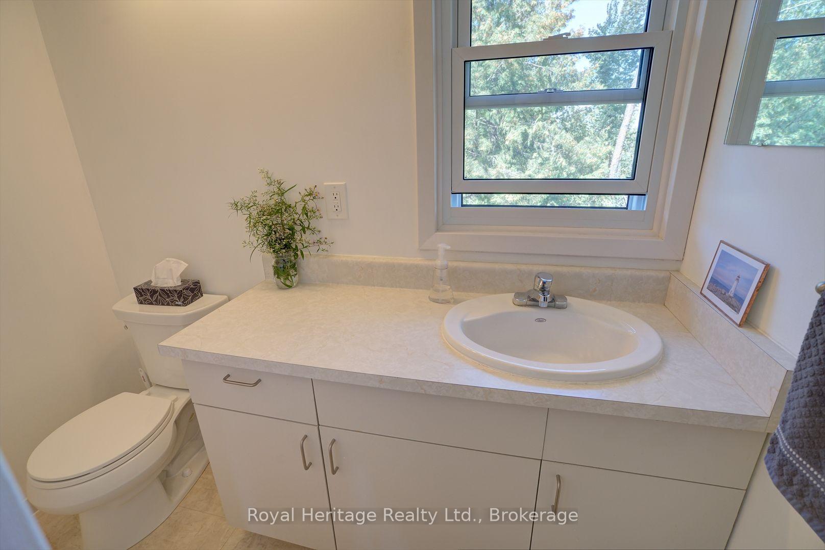 Photo 19 of 215 Fifth Line Dummer South Road, Douro-Dummer — HOMEH