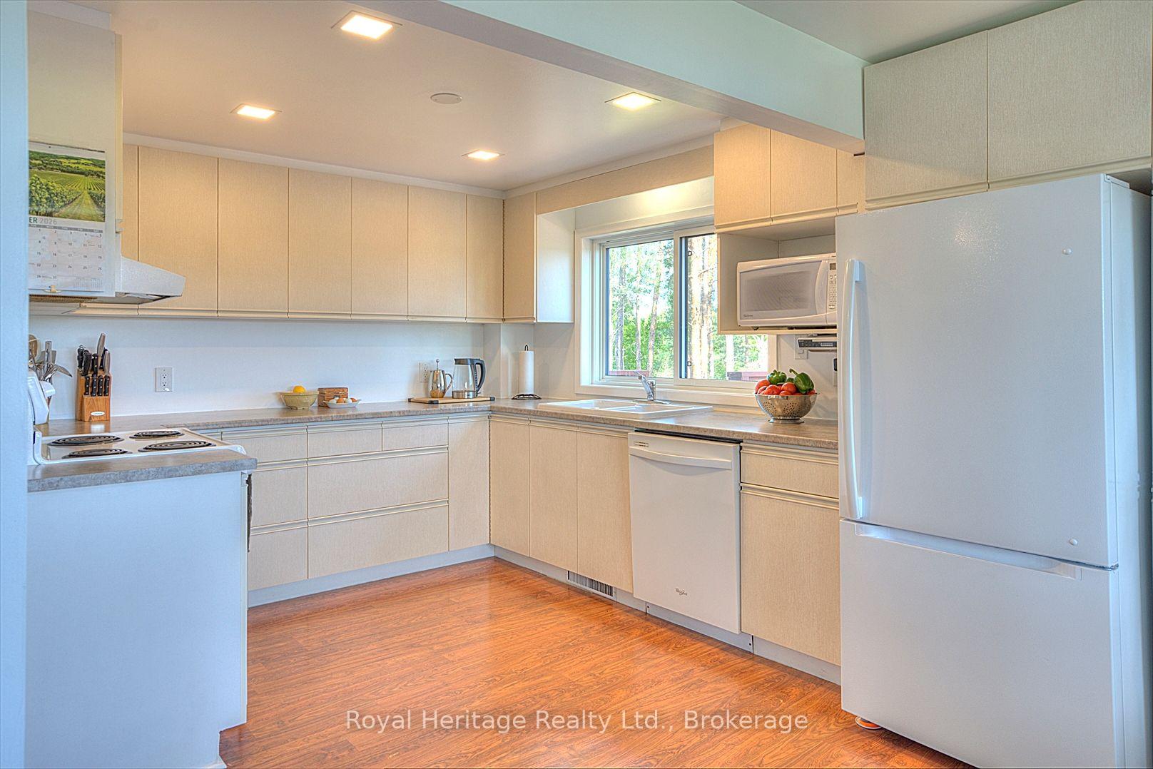 Photo 21 of 215 Fifth Line Dummer South Road, Douro-Dummer — HOMEH