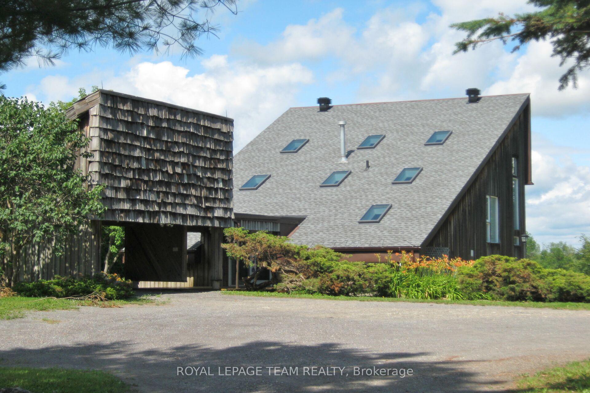 Photo of 5965 Rideau Valley Drive N