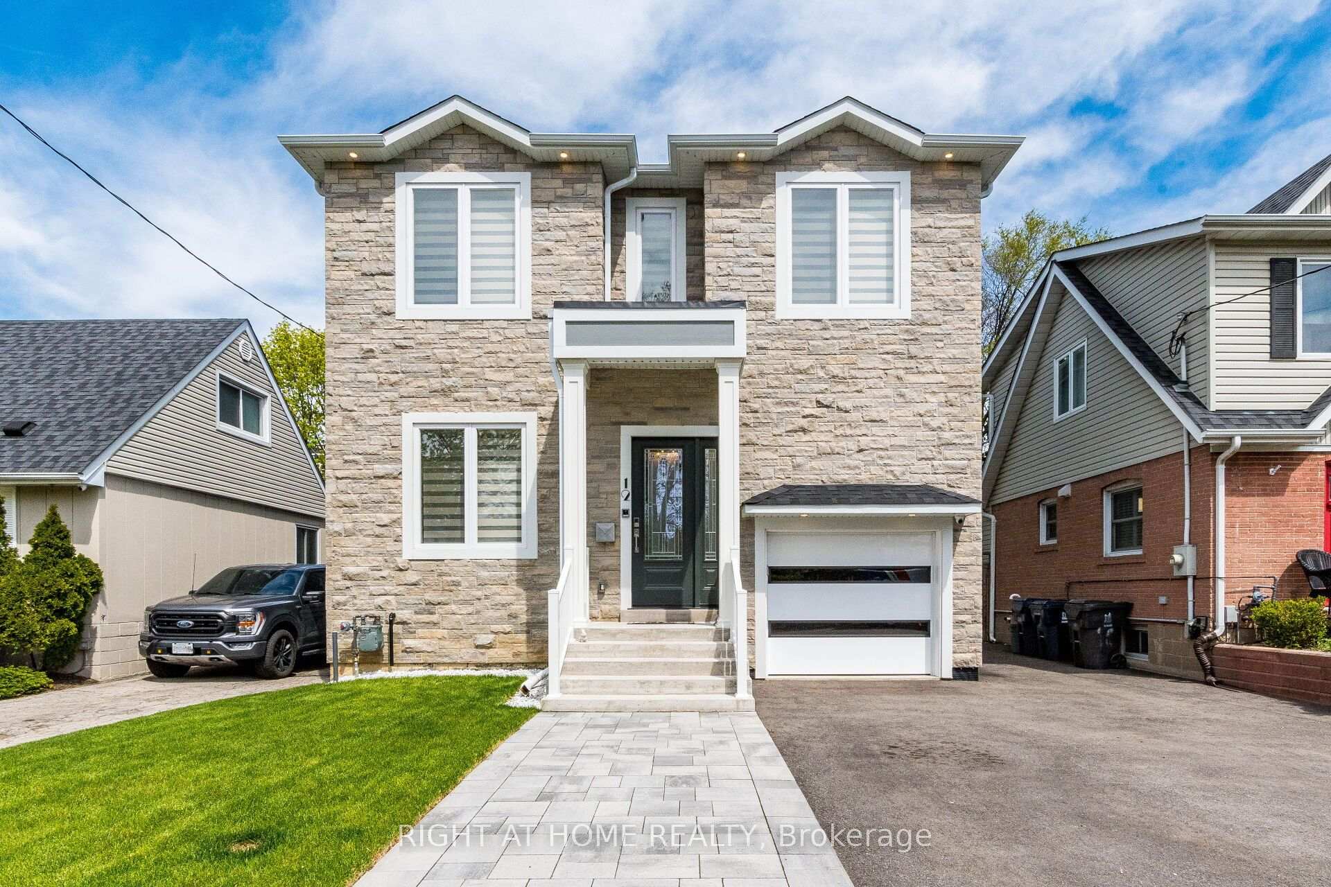 Photo 1 of 12 Thames Avenue, Etobicoke, Alderwood — HOMEH