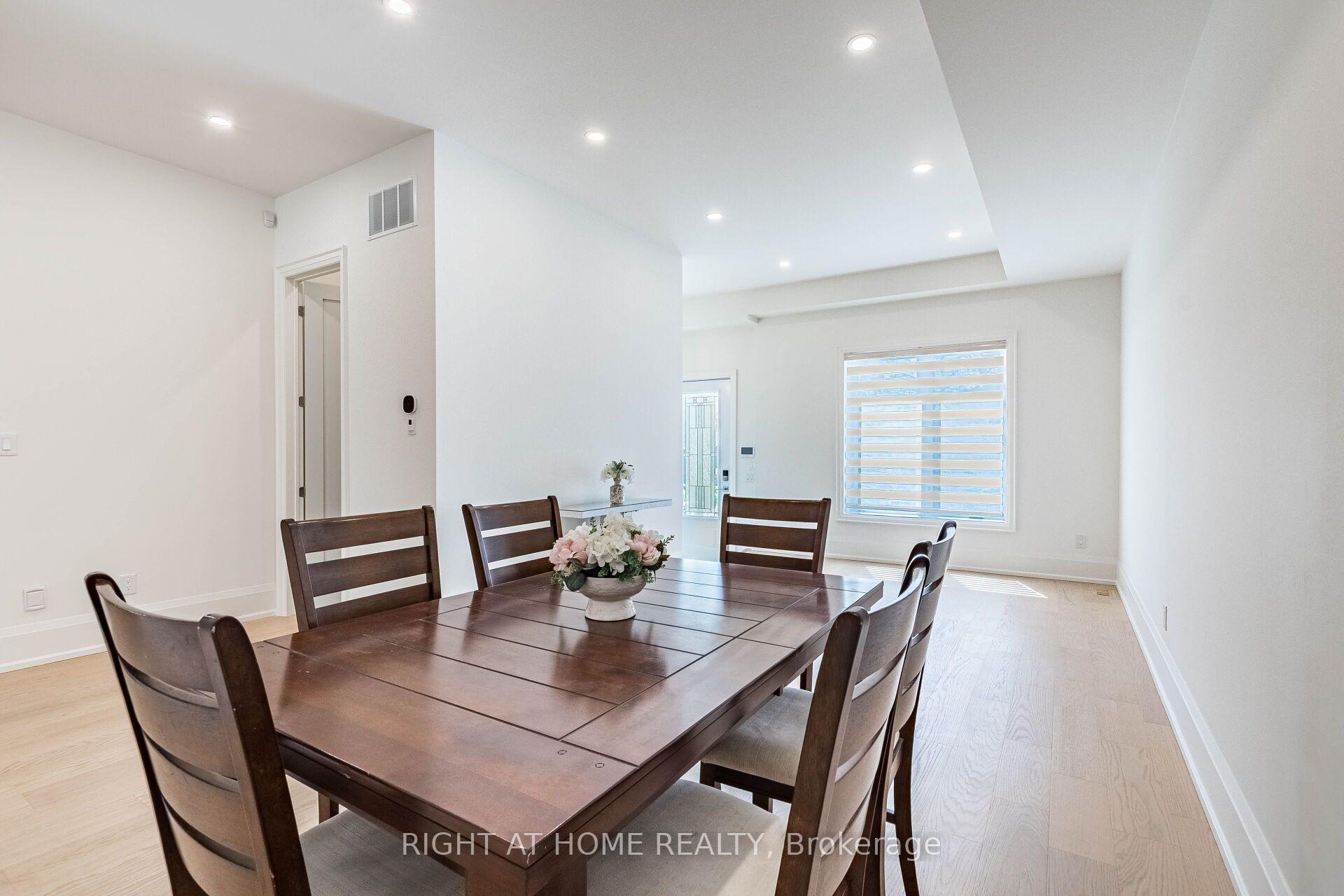 Photo 3 of 12 Thames Avenue, Etobicoke, Alderwood — HOMEH