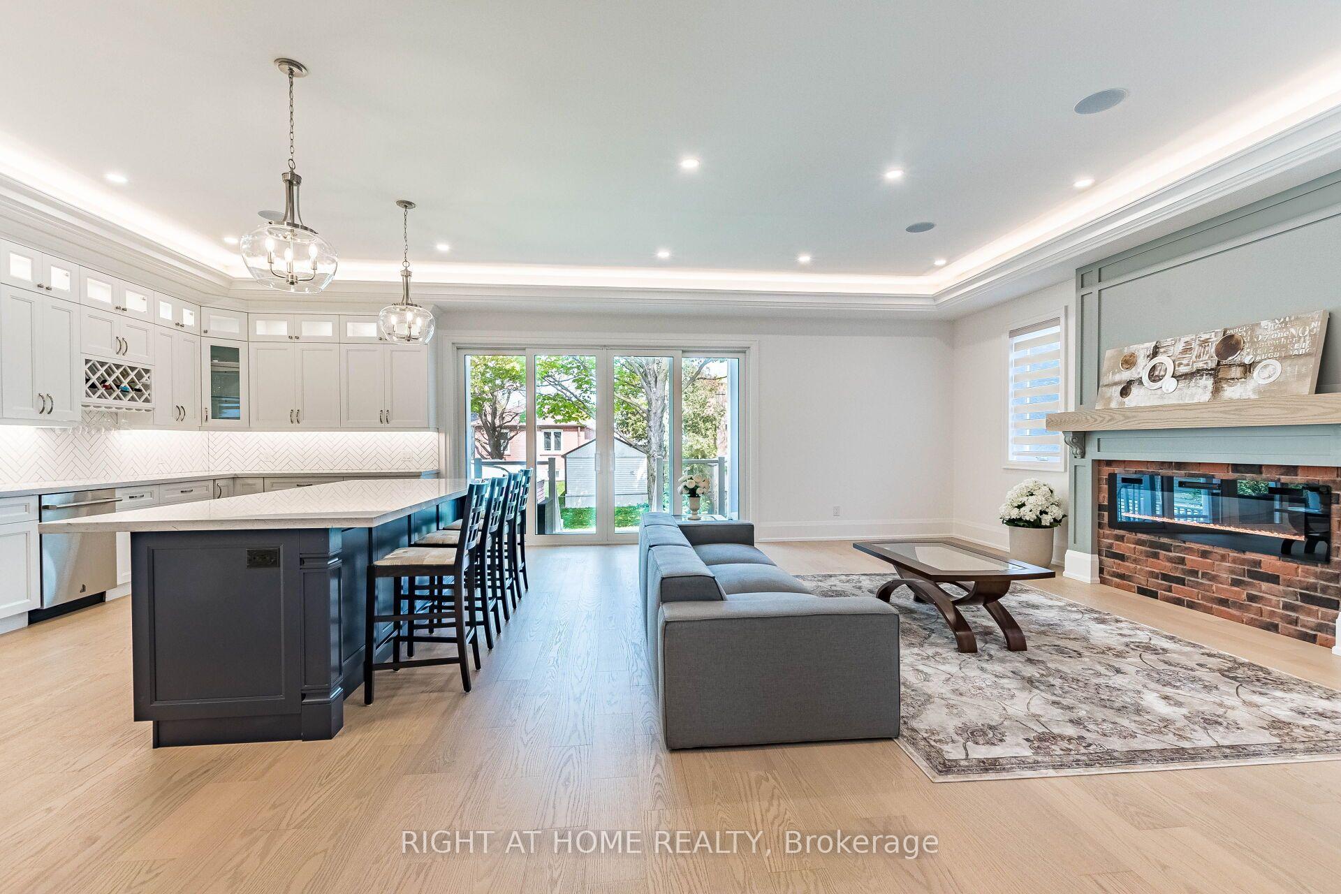 Photo 4 of 12 Thames Avenue, Etobicoke, Alderwood — HOMEH