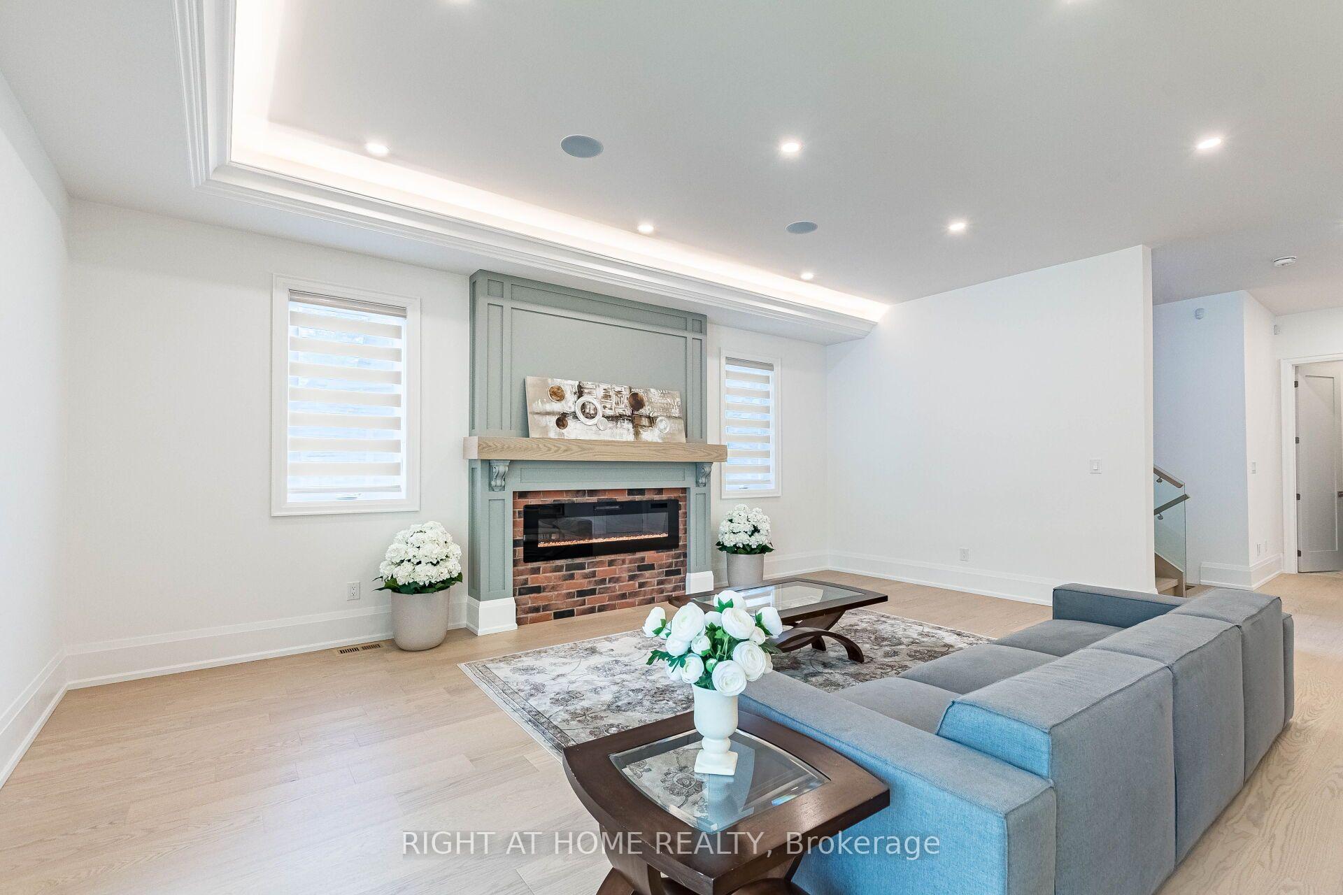 Photo 5 of 12 Thames Avenue, Etobicoke, Alderwood — HOMEH