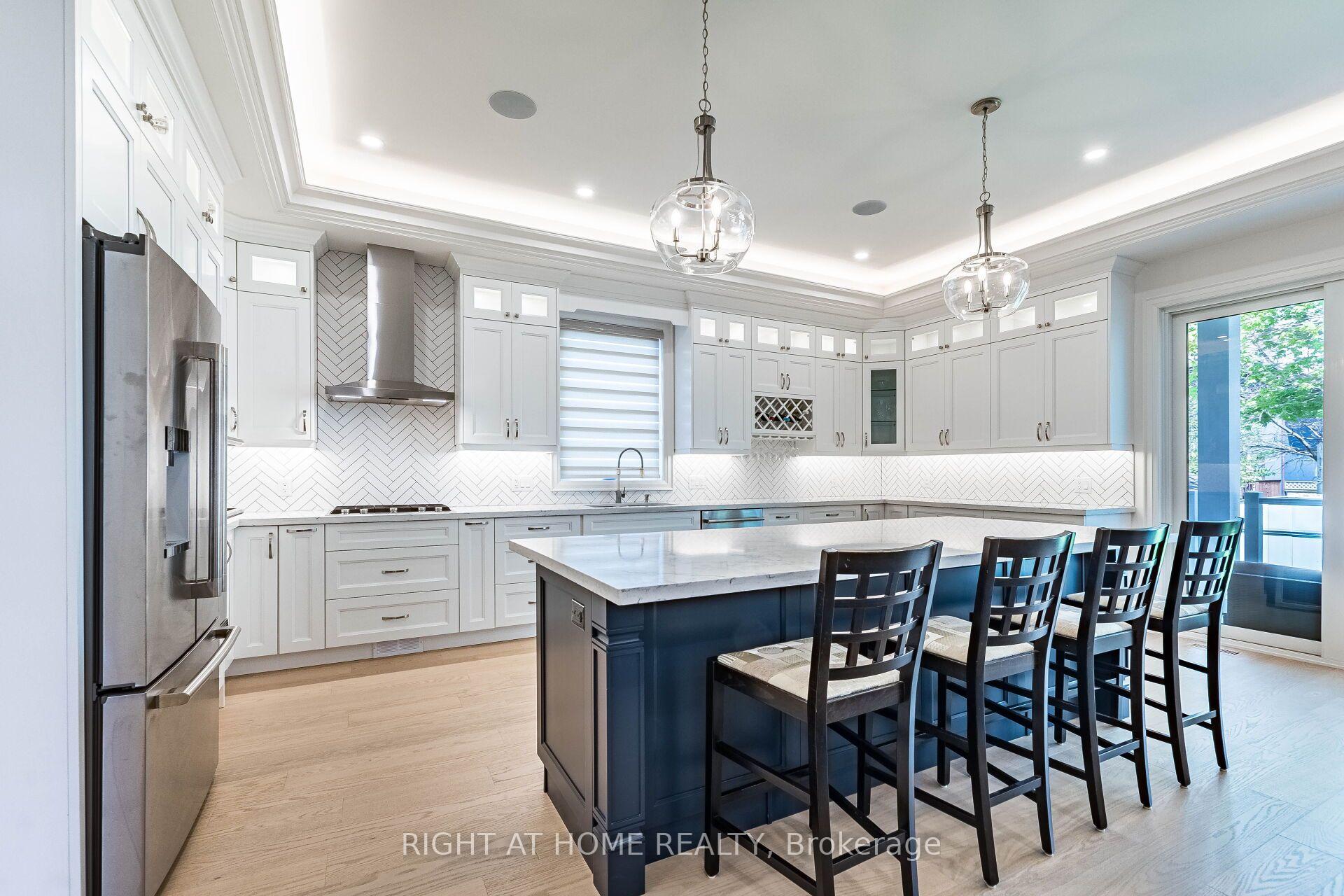 Photo 6 of 12 Thames Avenue, Etobicoke, Alderwood — HOMEH