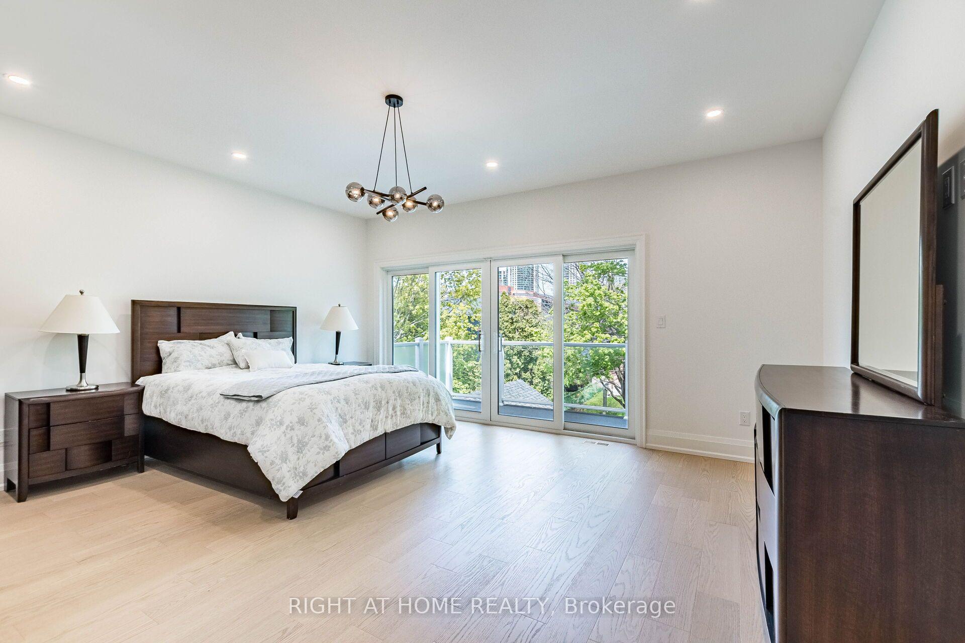 Photo 12 of 12 Thames Avenue, Etobicoke, Alderwood — HOMEH