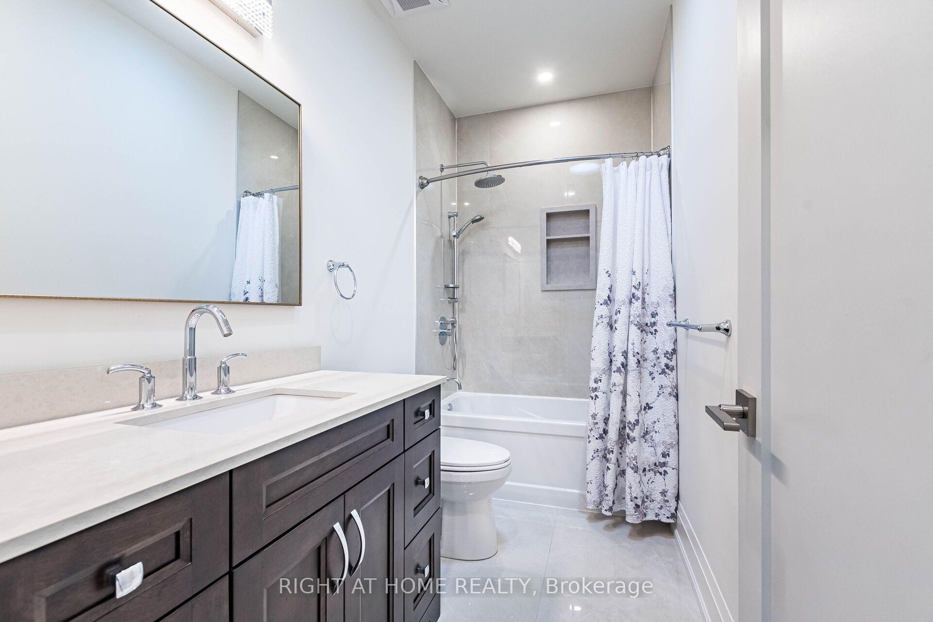 Photo 23 of 12 Thames Avenue, Etobicoke, Alderwood — HOMEH