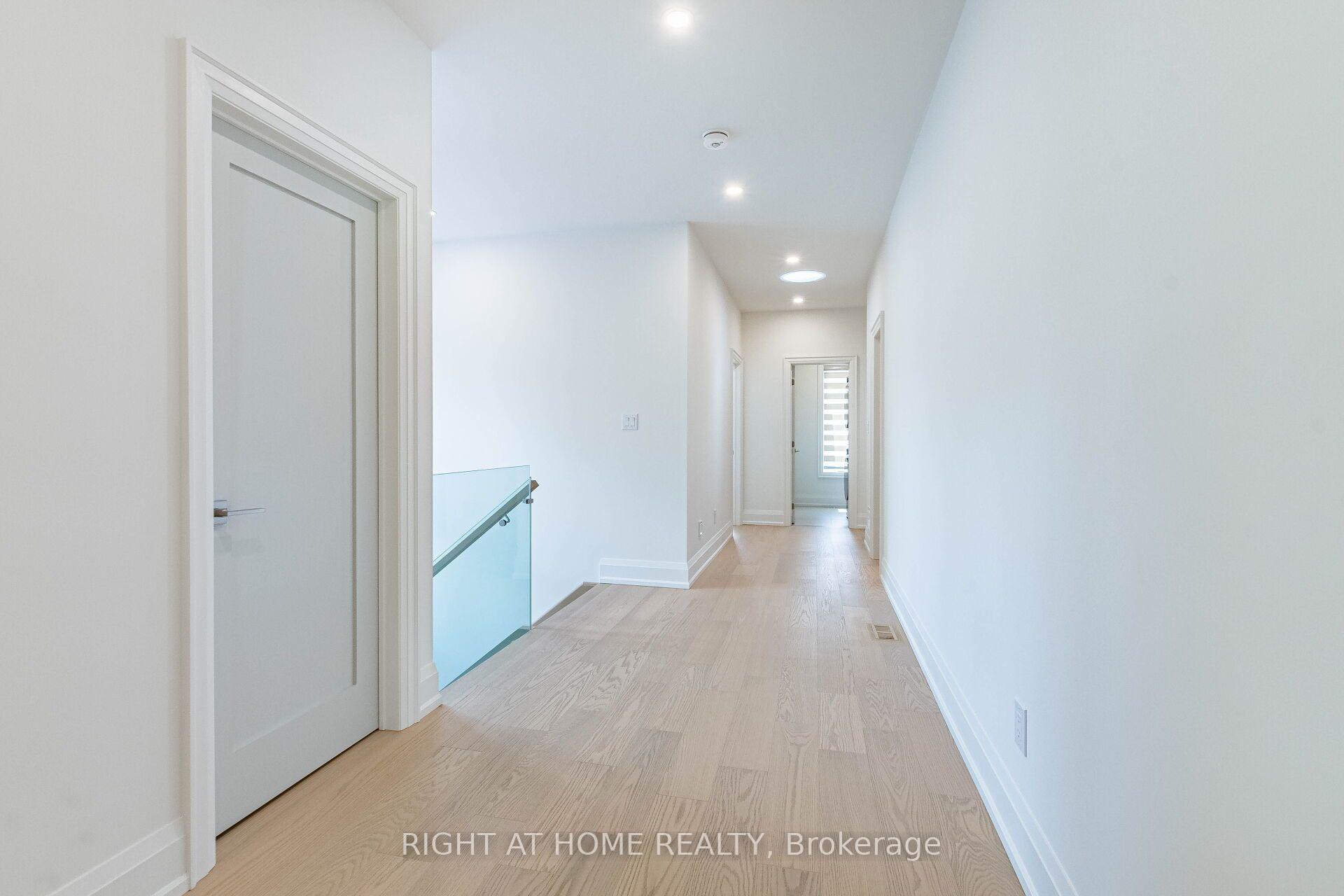 Photo 25 of 12 Thames Avenue, Etobicoke, Alderwood — HOMEH