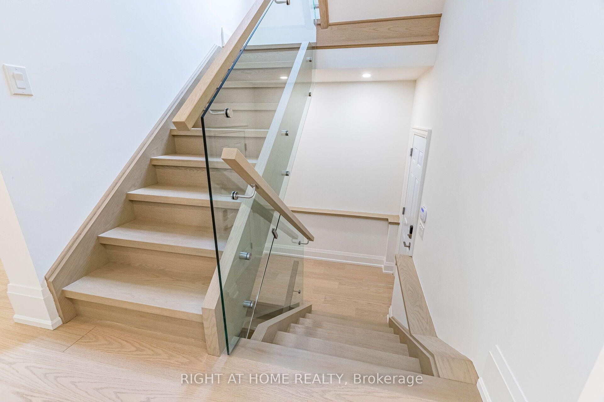 Photo 26 of 12 Thames Avenue, Etobicoke, Alderwood — HOMEH