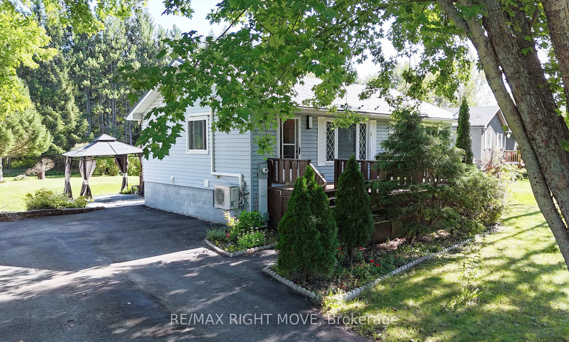 Photo of 8020 Park Lane Crescent