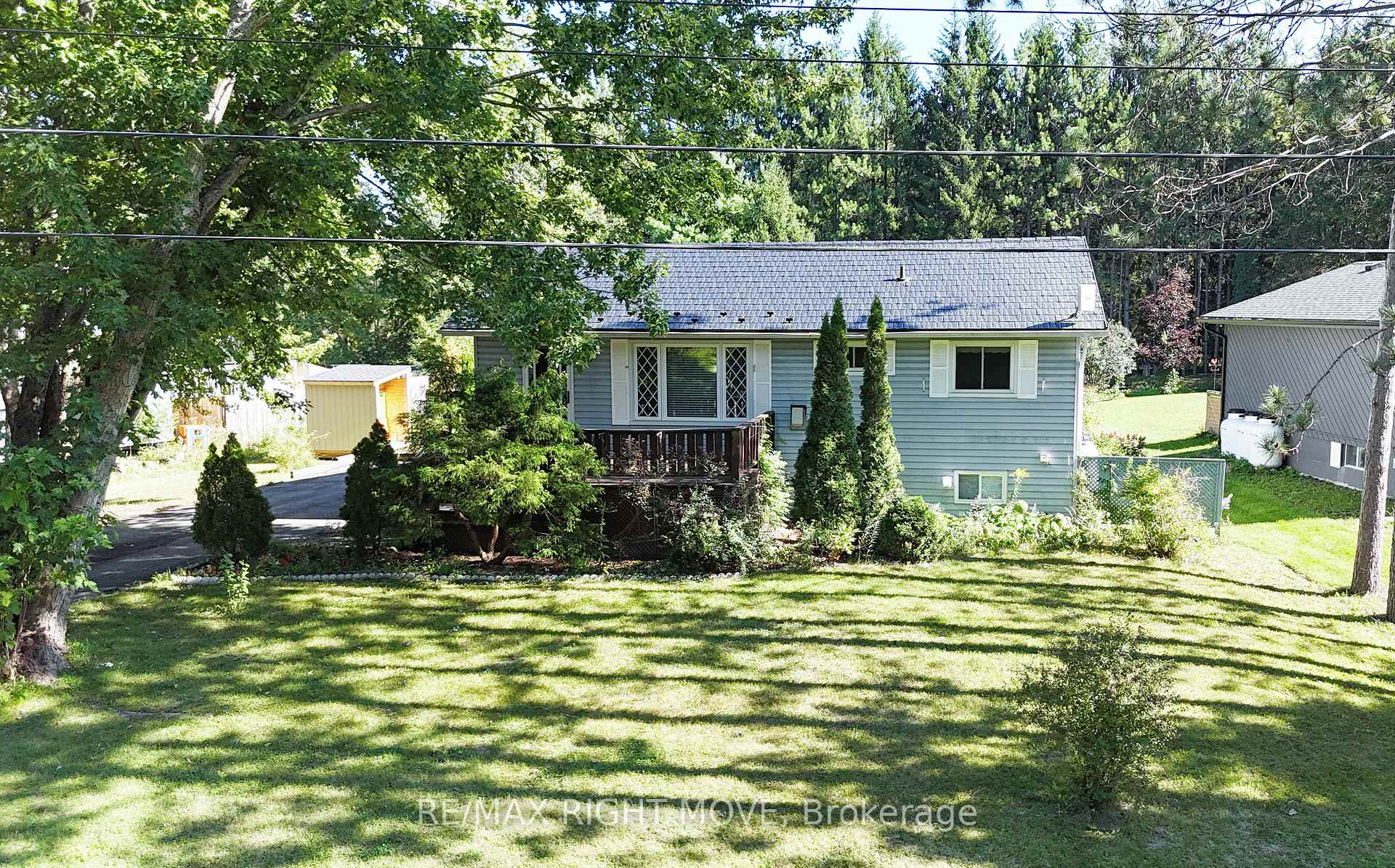 Photo 2 of 8020 Park Lane Crescent, Ramara, Rural Ramara — HOMEH