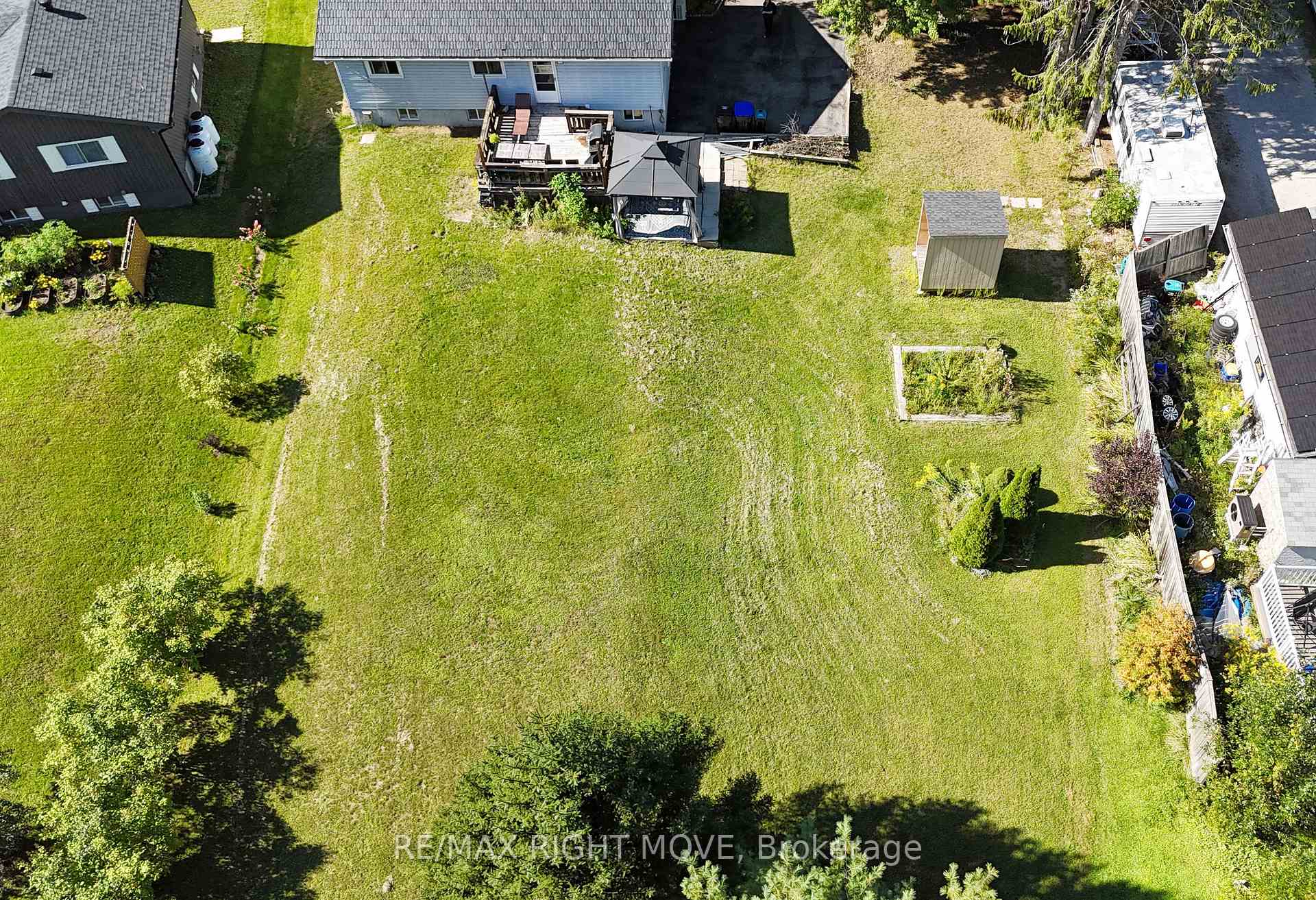 Photo 24 of 8020 Park Lane Crescent, Ramara, Rural Ramara — HOMEH