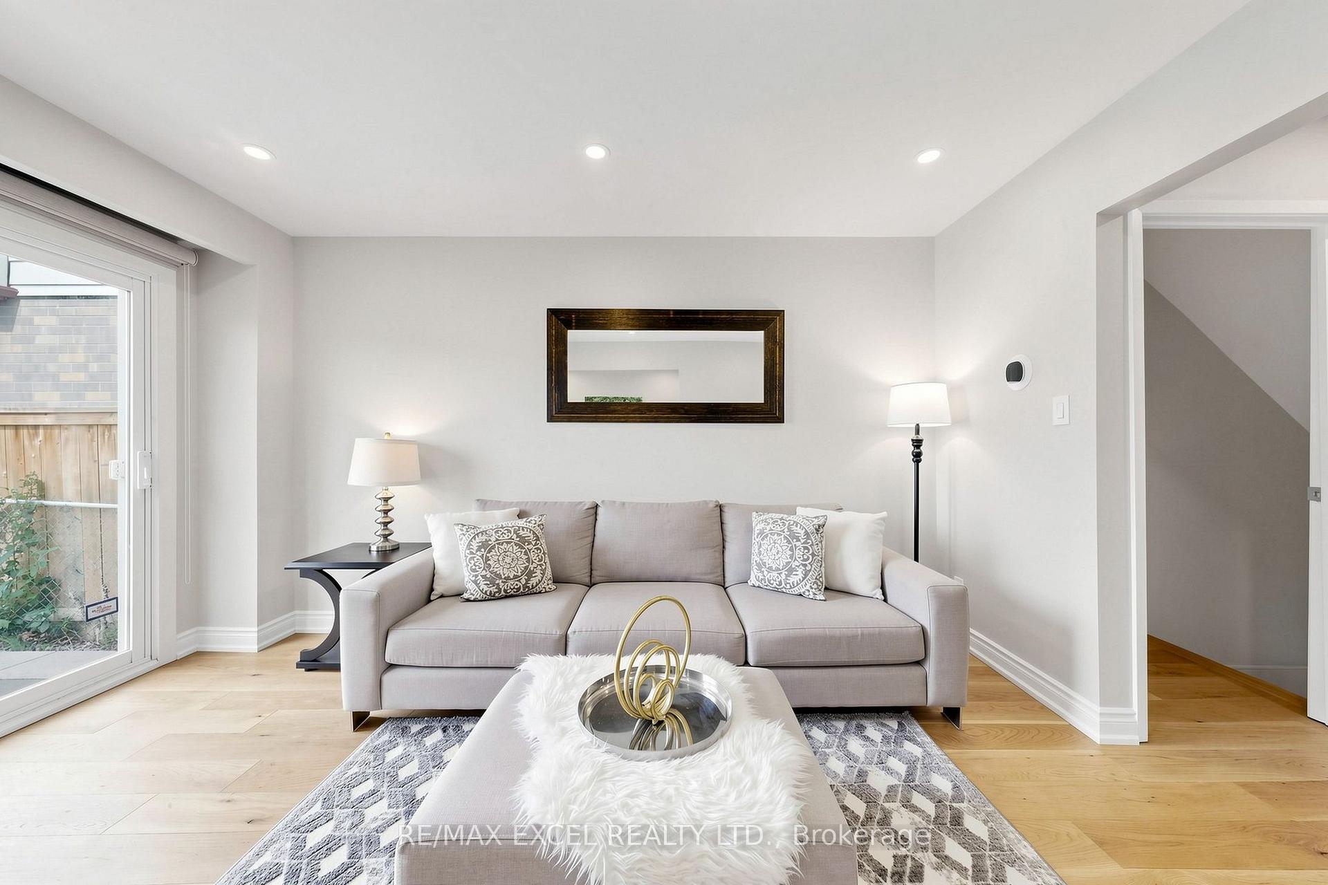 Photo 14 of 144 Brookmill Boulevard, Scarborough, L'Amoreaux — HOMEH
