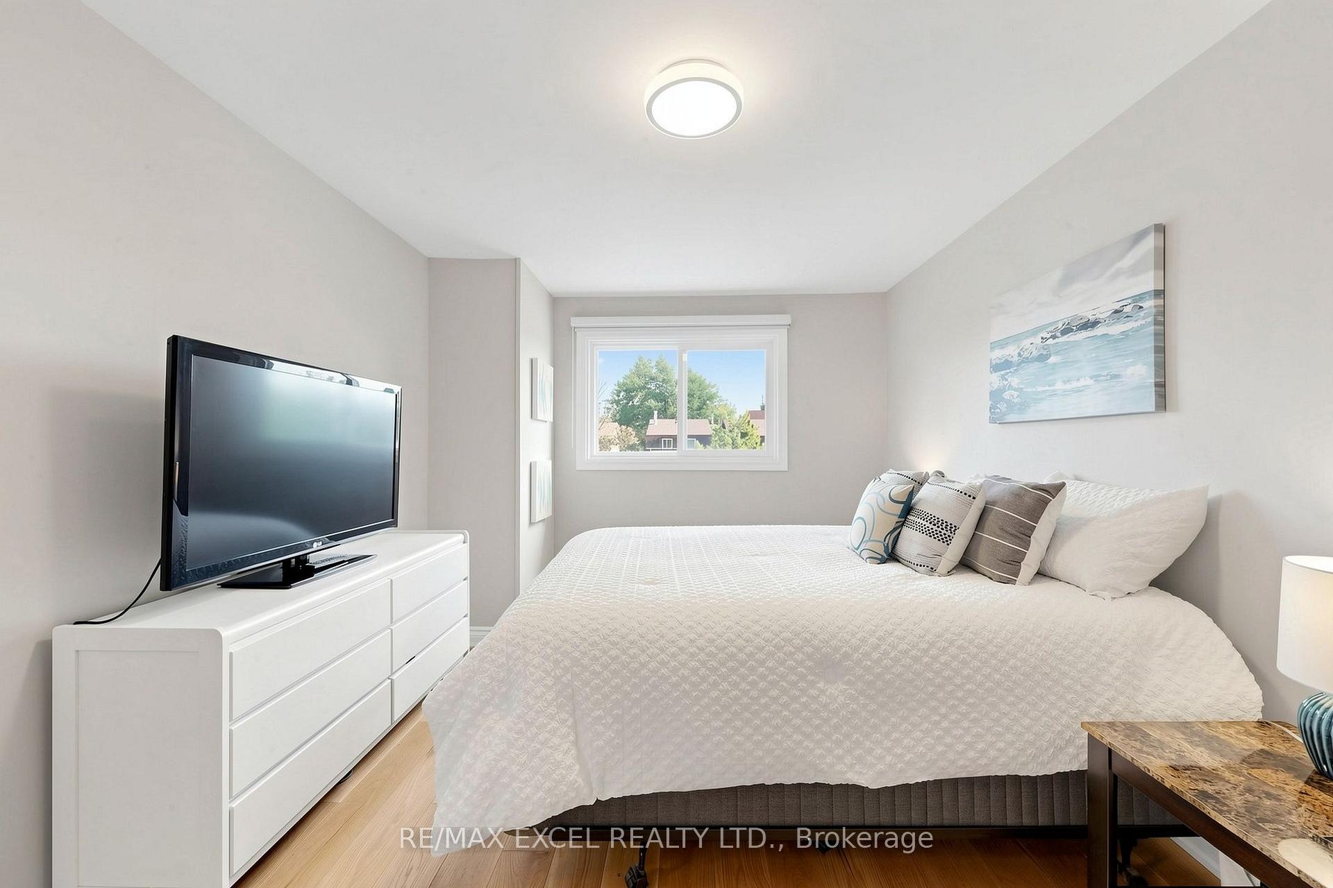 Photo 27 of 144 Brookmill Boulevard, Scarborough, L'Amoreaux — HOMEH