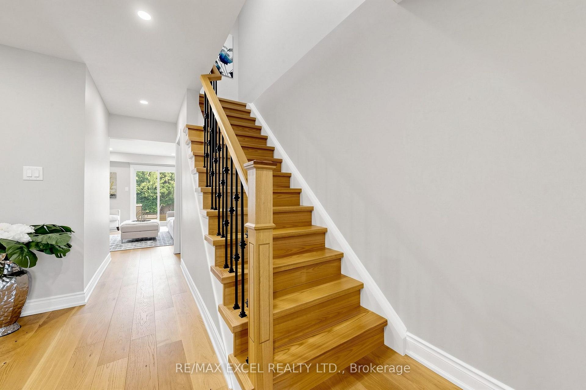 Photo 5 of 144 Brookmill Boulevard, Scarborough, L'Amoreaux — HOMEH