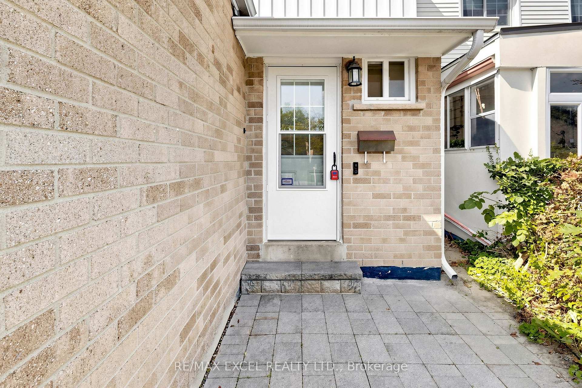 Photo 3 of 144 Brookmill Boulevard, Scarborough, L'Amoreaux — HOMEH