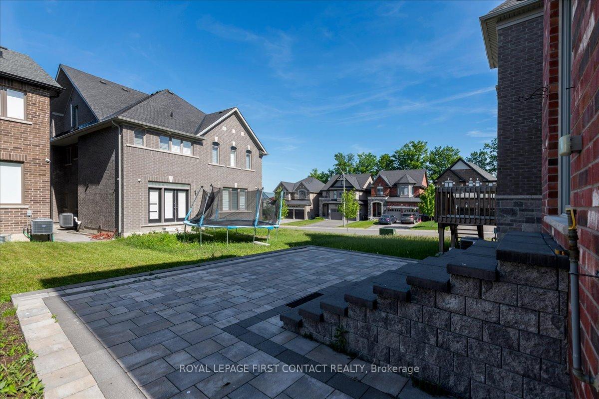 Photo 23 of 1961 McNeil Street, Innisfil, Alcona — HOMEH