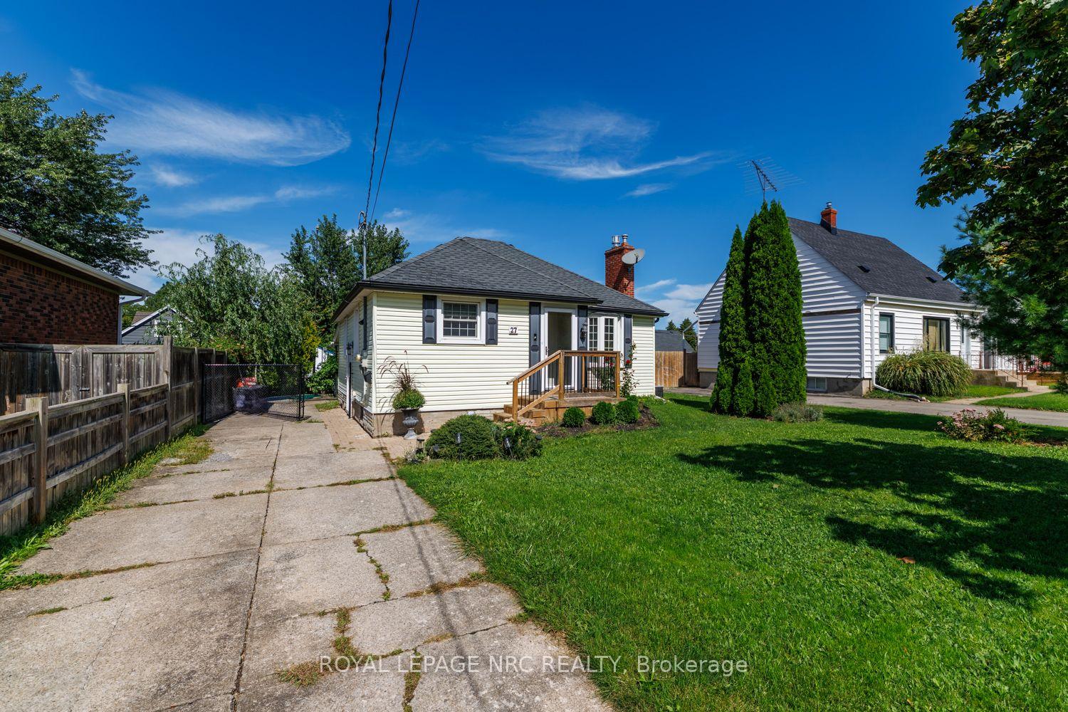 Photo 3 of 27 Cedardale Avenue, St. Catharines, Secord Woods — HOMEH