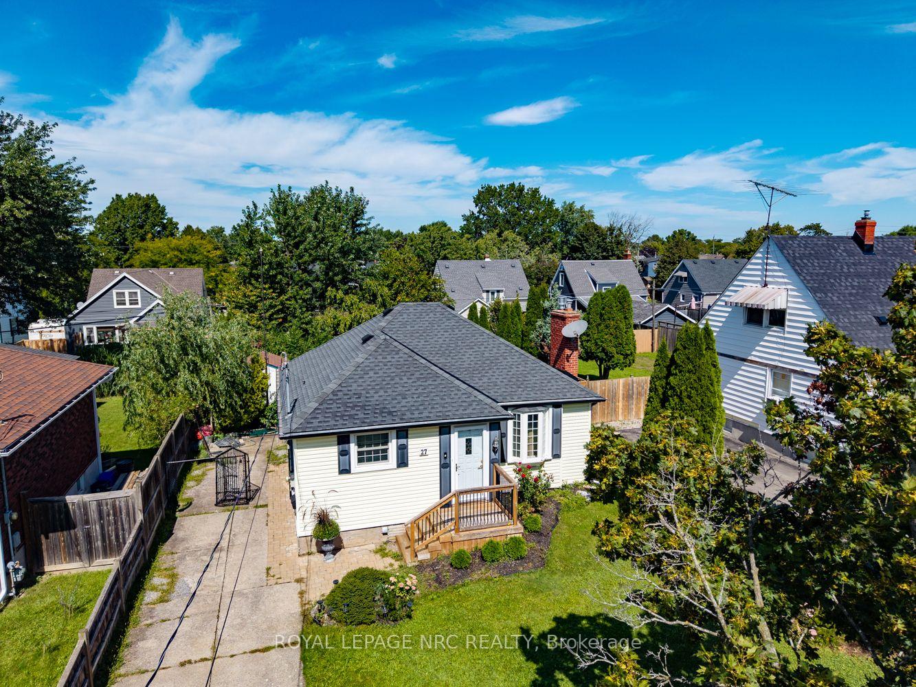 Photo 4 of 27 Cedardale Avenue, St. Catharines, Secord Woods — HOMEH