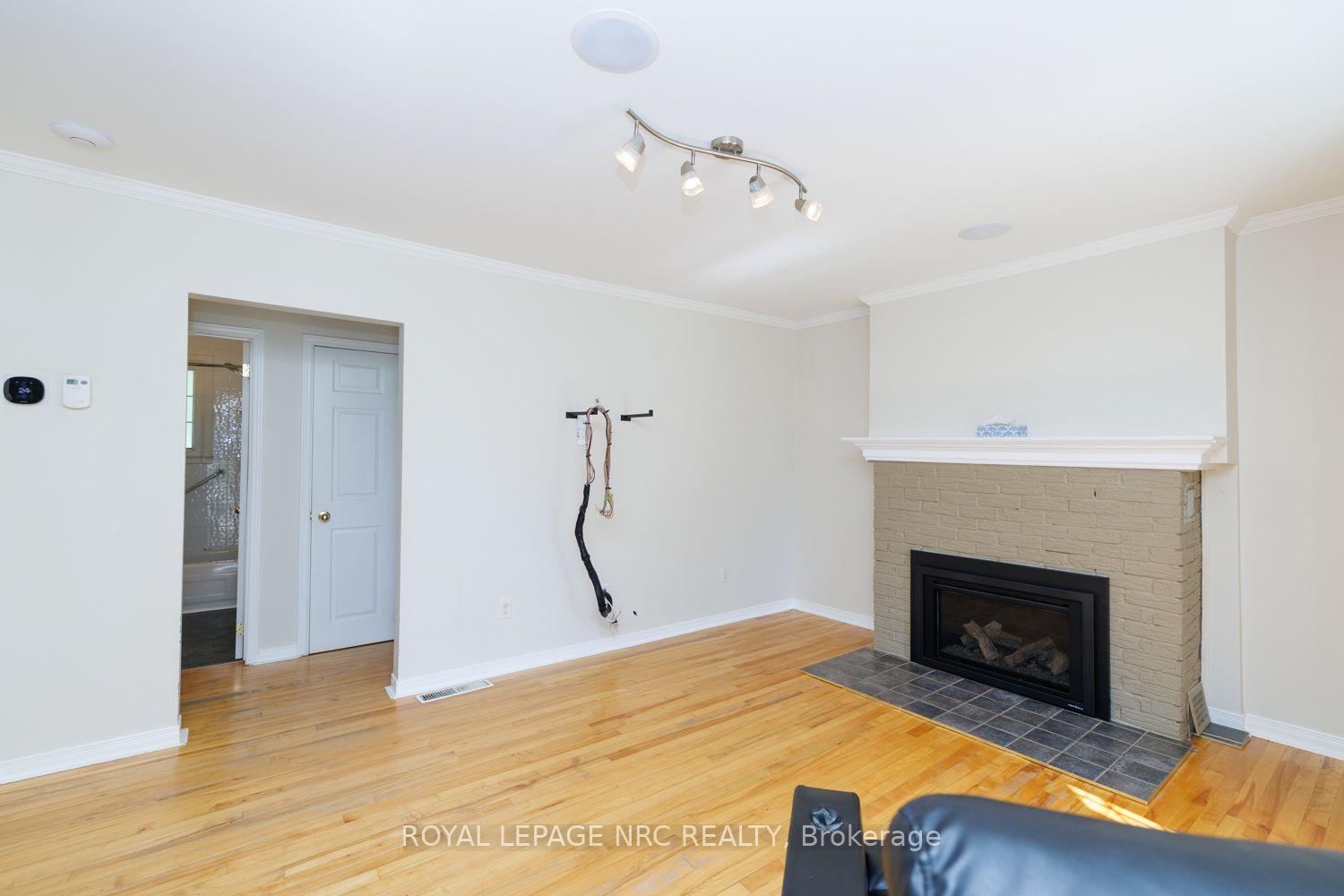 Photo 8 of 27 Cedardale Avenue, St. Catharines, Secord Woods — HOMEH