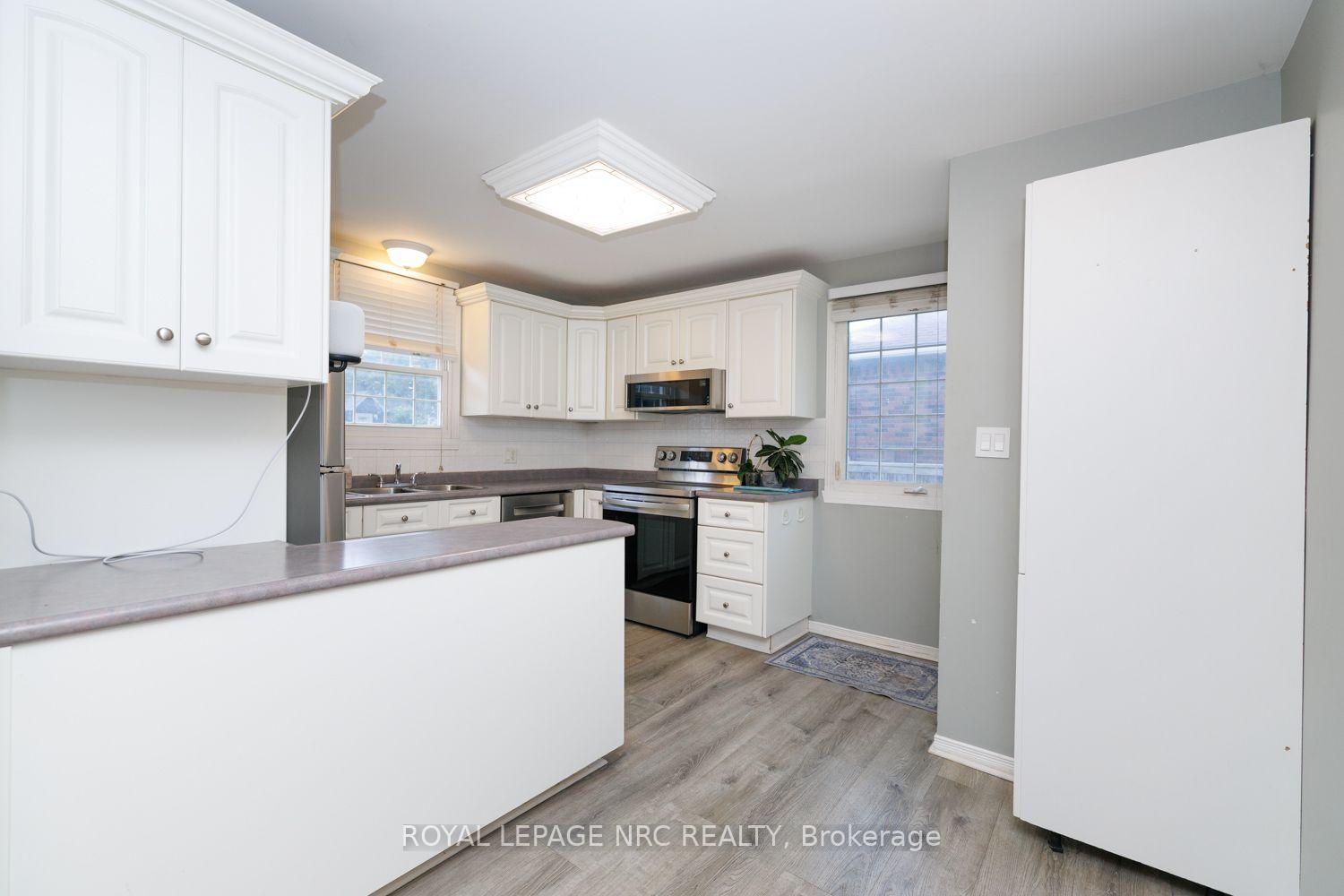 Photo 10 of 27 Cedardale Avenue, St. Catharines, Secord Woods — HOMEH
