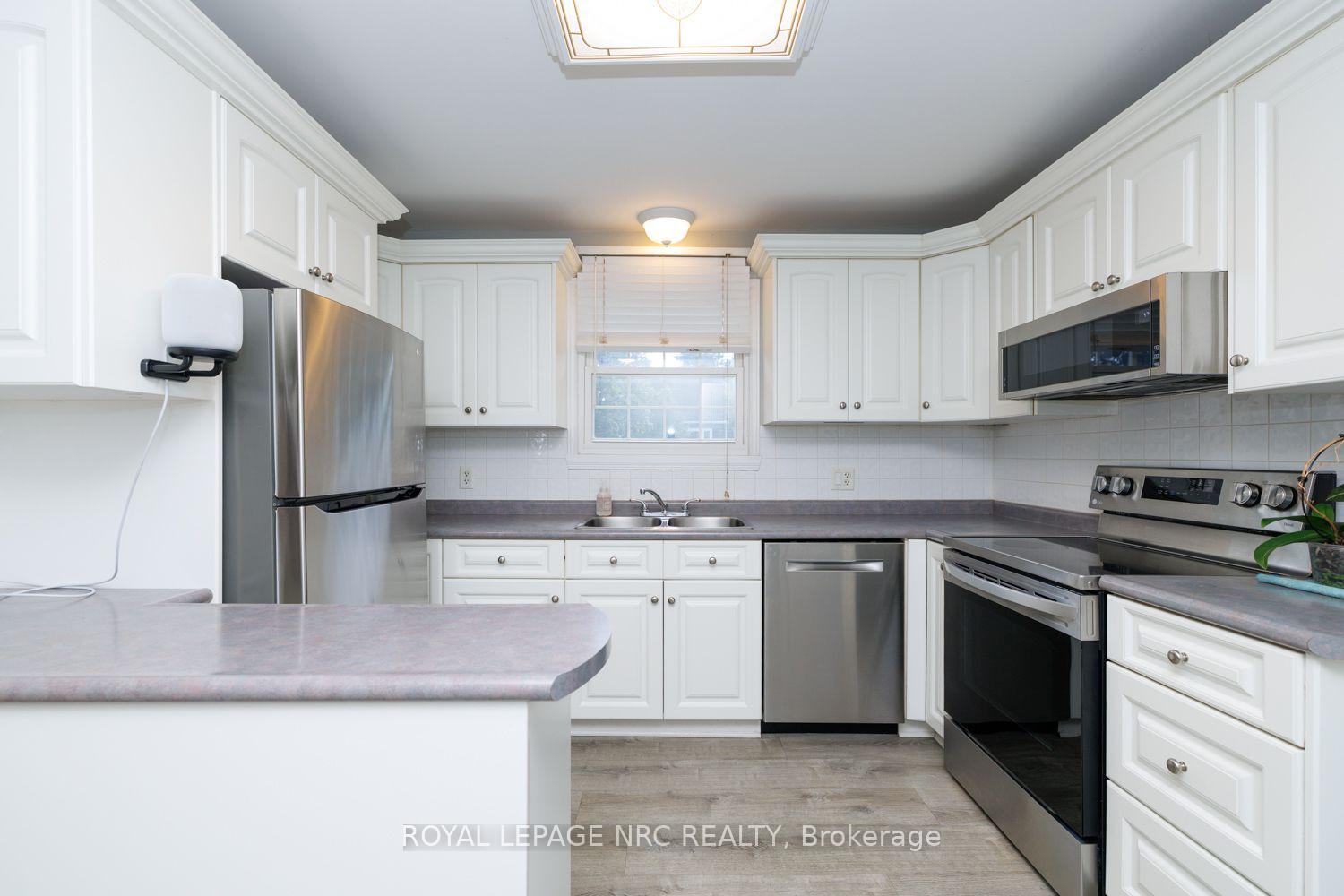 Photo 11 of 27 Cedardale Avenue, St. Catharines, Secord Woods — HOMEH