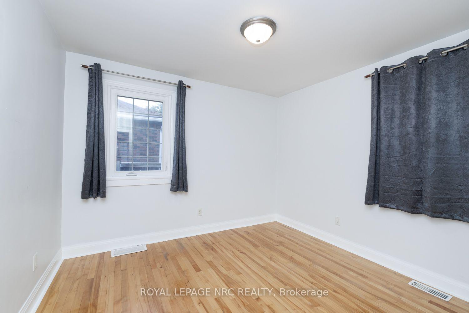 Photo 14 of 27 Cedardale Avenue, St. Catharines, Secord Woods — HOMEH