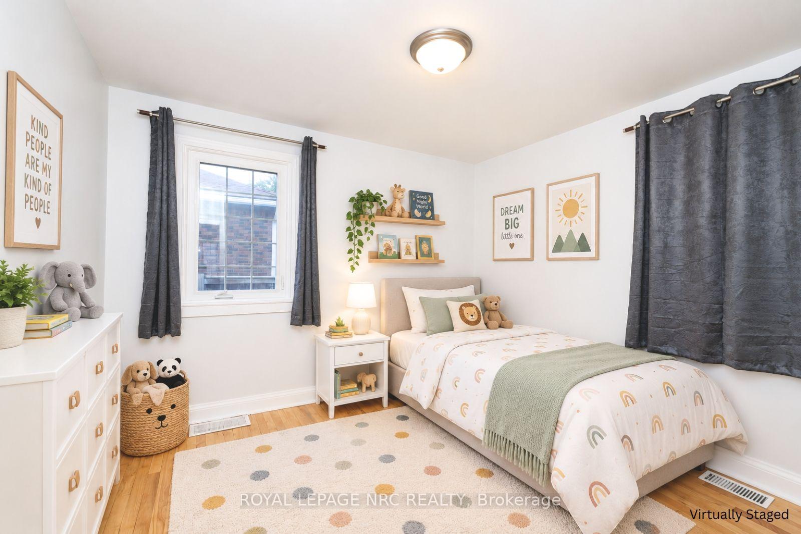 Photo 15 of 27 Cedardale Avenue, St. Catharines, Secord Woods — HOMEH