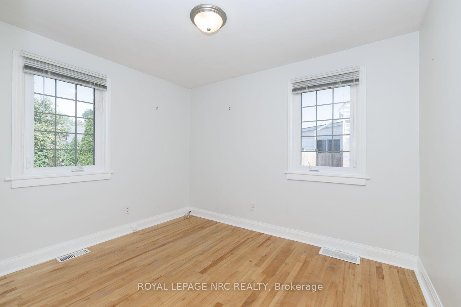 Photo 18 of 27 Cedardale Avenue, St. Catharines, Secord Woods — HOMEH
