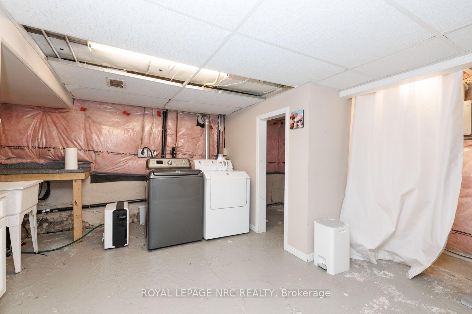 Photo 26 of 27 Cedardale Avenue, St. Catharines, Secord Woods — HOMEH