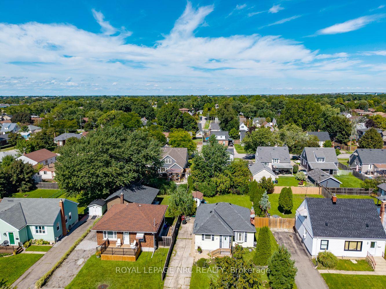 Photo 35 of 27 Cedardale Avenue, St. Catharines, Secord Woods — HOMEH