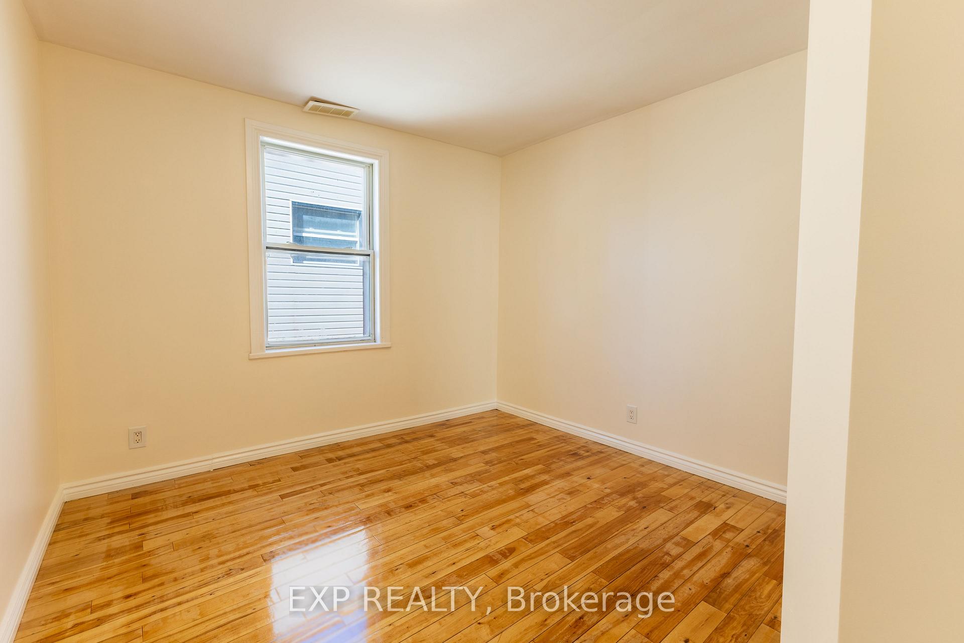 Photo 6 of Unit 3, 288 Montreal Road, Ottawa, Vanier — HOMEH
