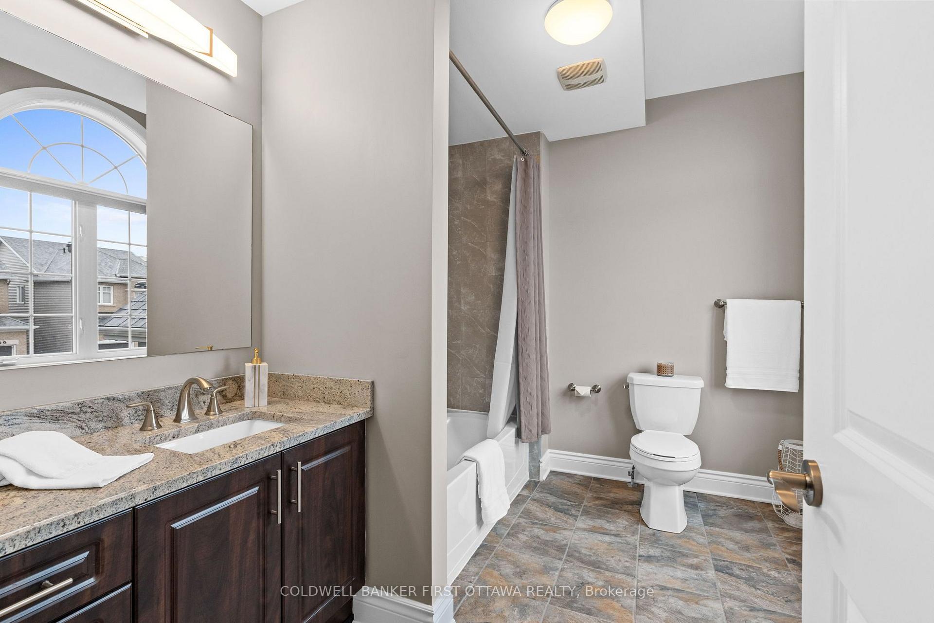 Photo 36 of 60 Ginseng Terrace, Ottawa, Kanata - Emerald Meadows/Trailwest — HOMEH
