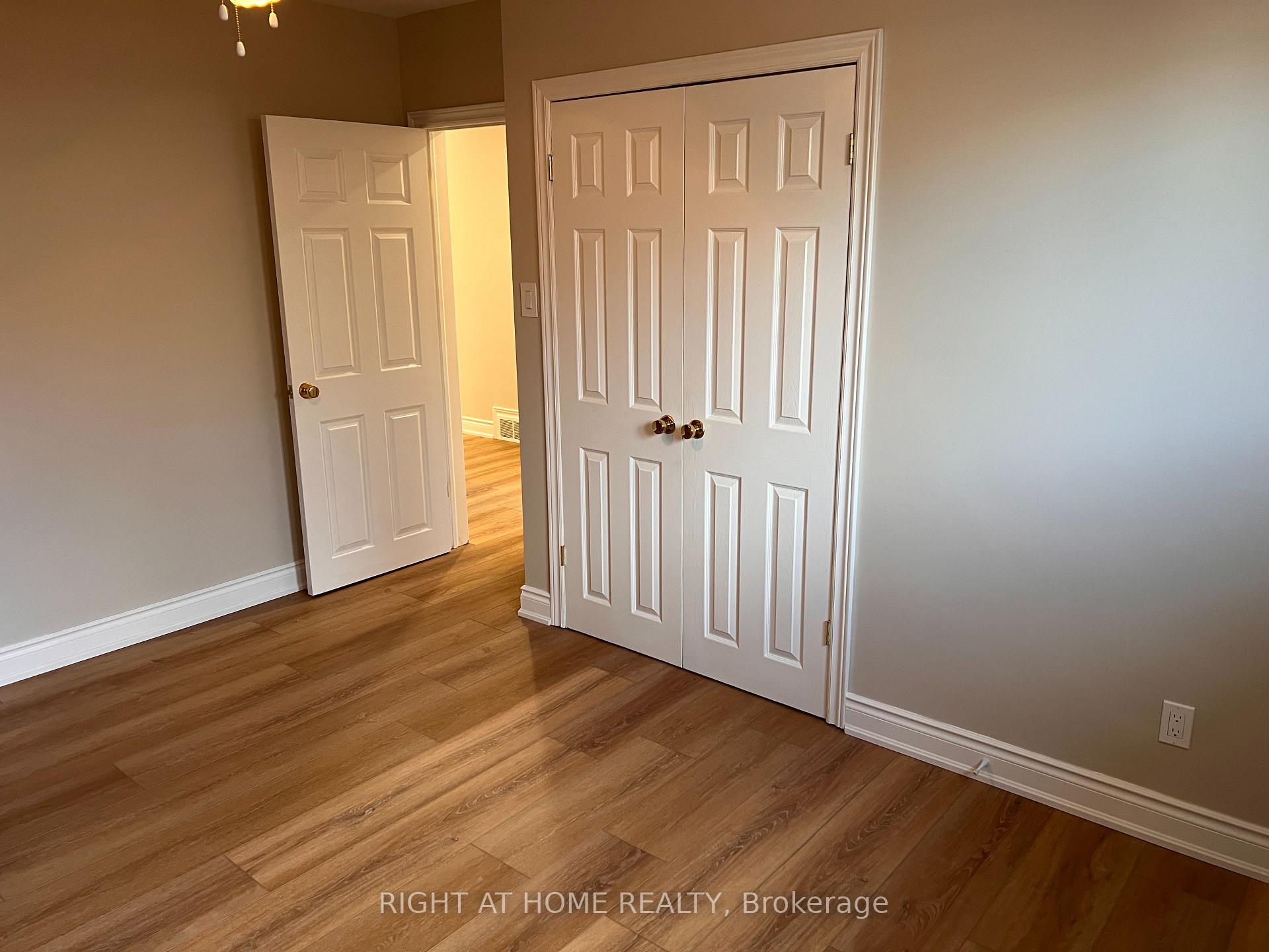 Photo 12 of Unit UPPER, 30 Norbert Crescent, Etobicoke, Markland Wood — HOMEH