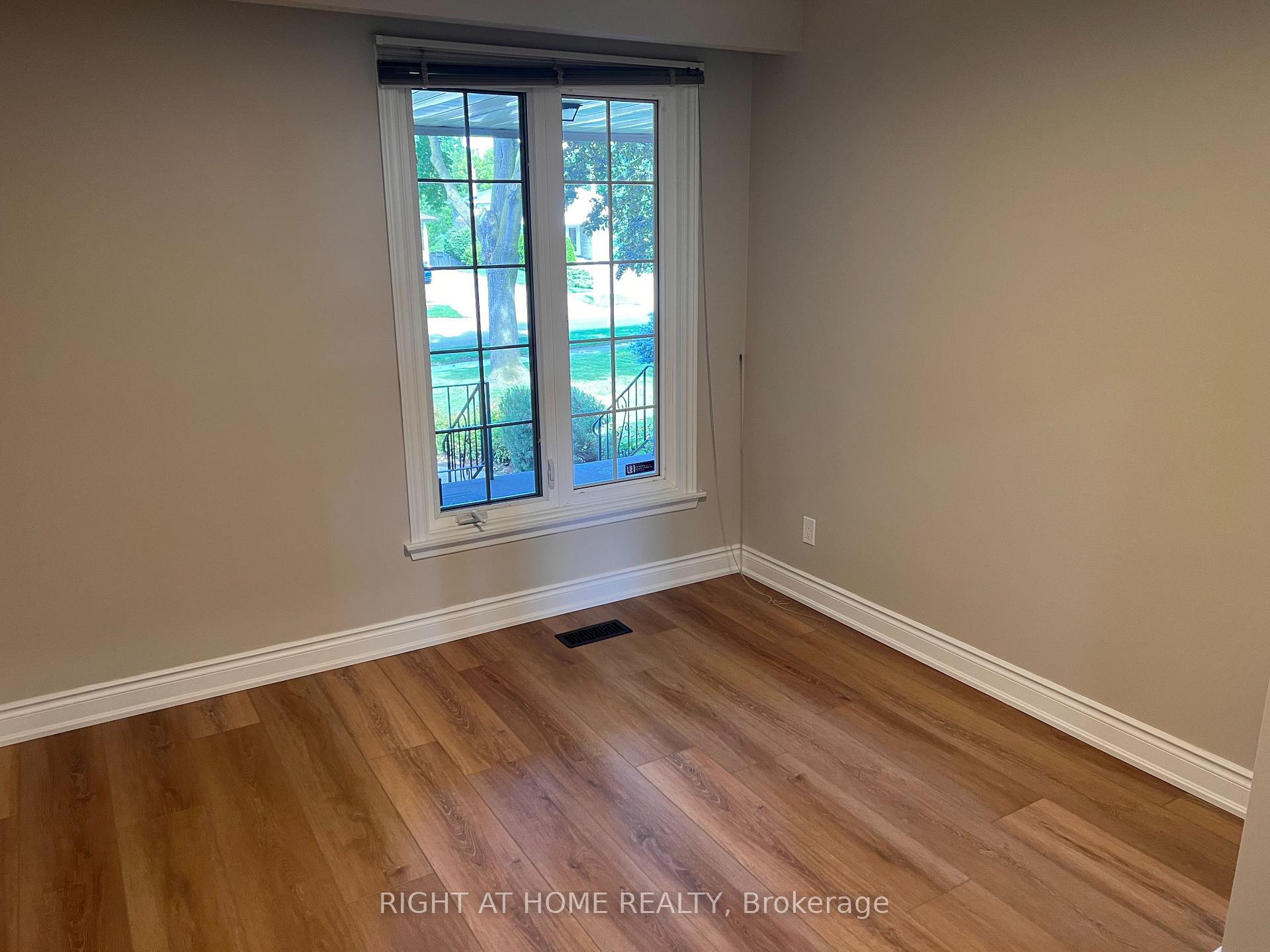 Photo 15 of Unit UPPER, 30 Norbert Crescent, Etobicoke, Markland Wood — HOMEH