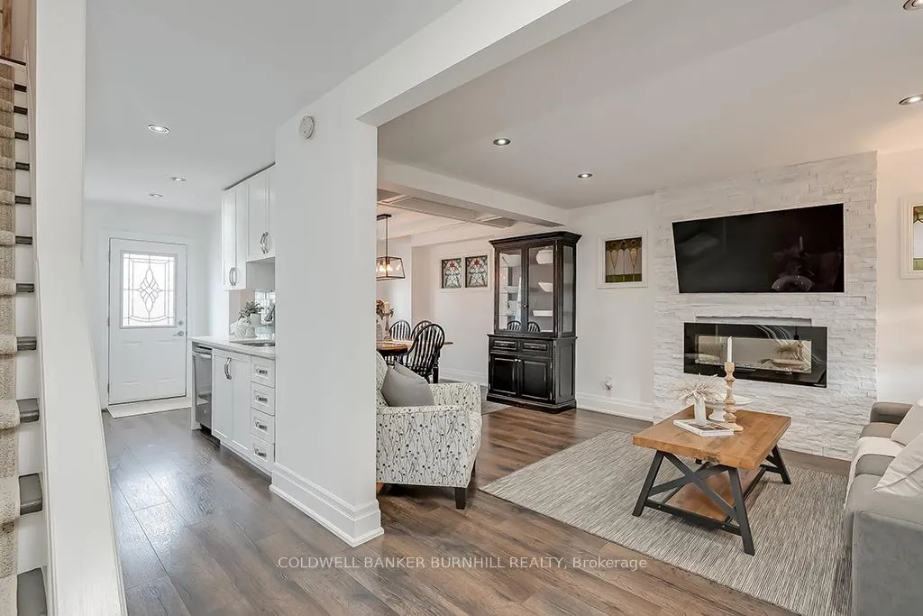 Photo 8 of 97 West Avenue N, Hamilton, Landsdale — HOMEH