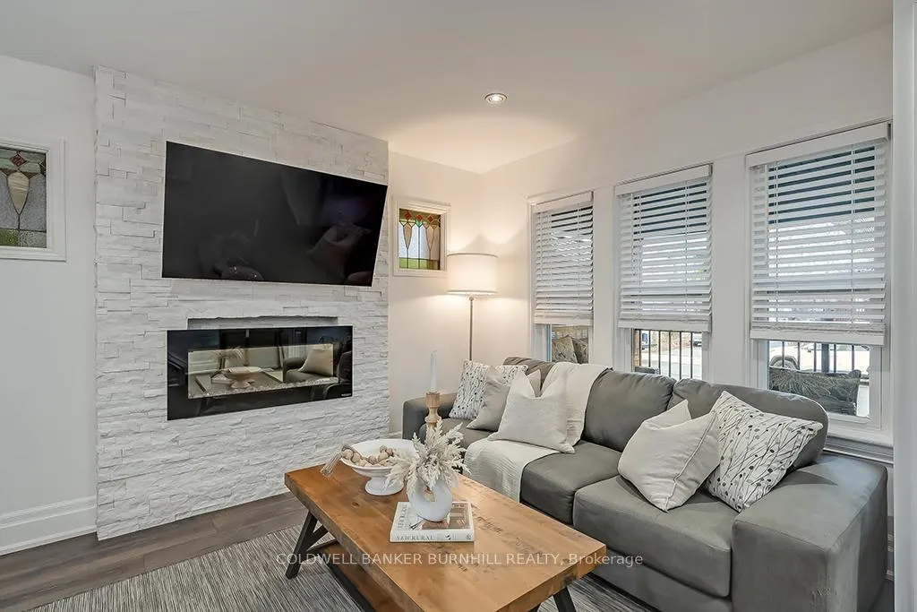 Photo 10 of 97 West Avenue N, Hamilton, Landsdale — HOMEH