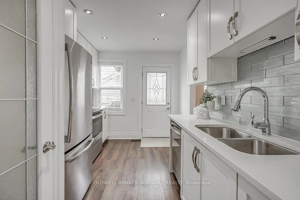 Photo 17 of 97 West Avenue N, Hamilton, Landsdale — HOMEH