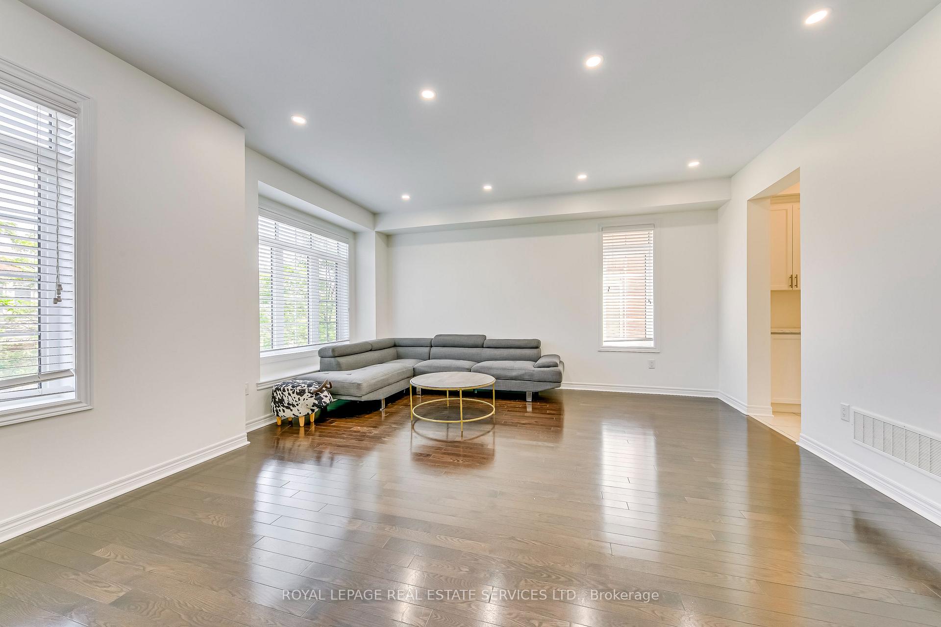 Photo 10 of 3072 Eberly Woods Drive, Oakville, Glenorchy — HOMEH