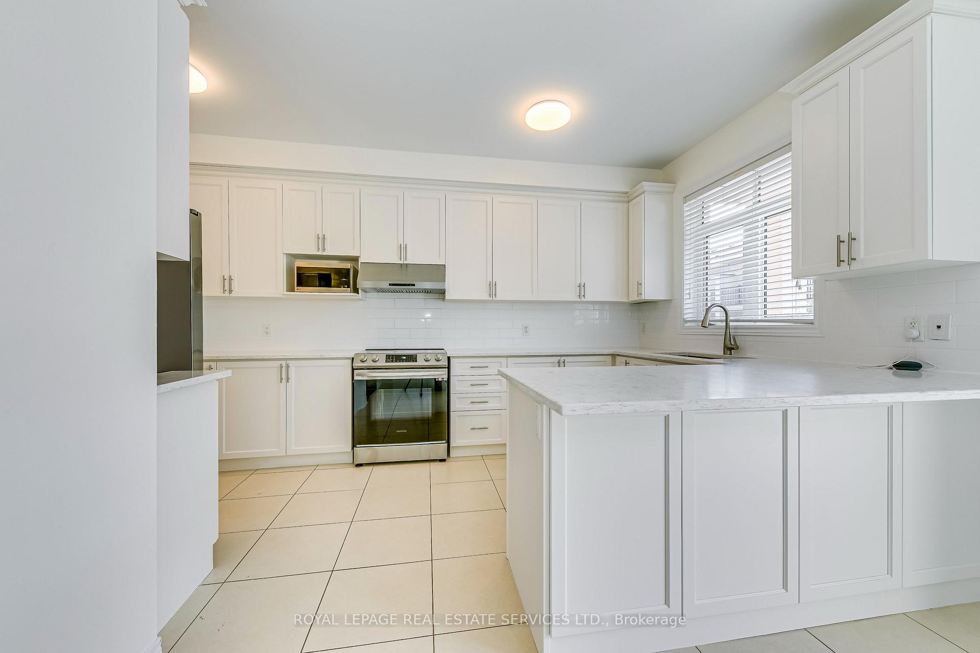 Photo 13 of 3072 Eberly Woods Drive, Oakville, Glenorchy — HOMEH