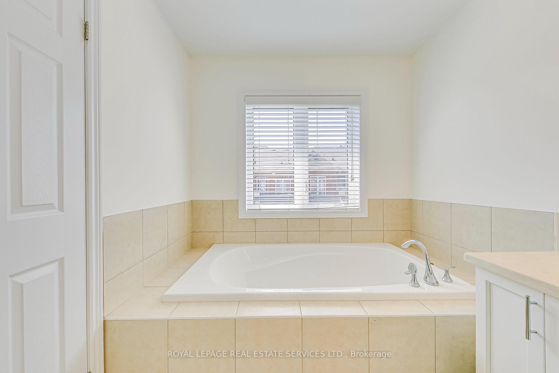 Photo 30 of 3072 Eberly Woods Drive, Oakville, Glenorchy — HOMEH
