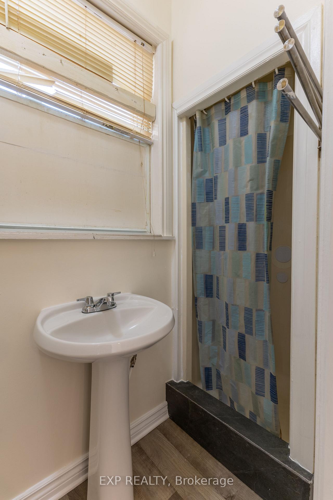 Photo 8 of Unit 4, 288 Montreal Road, Ottawa, Vanier — HOMEH