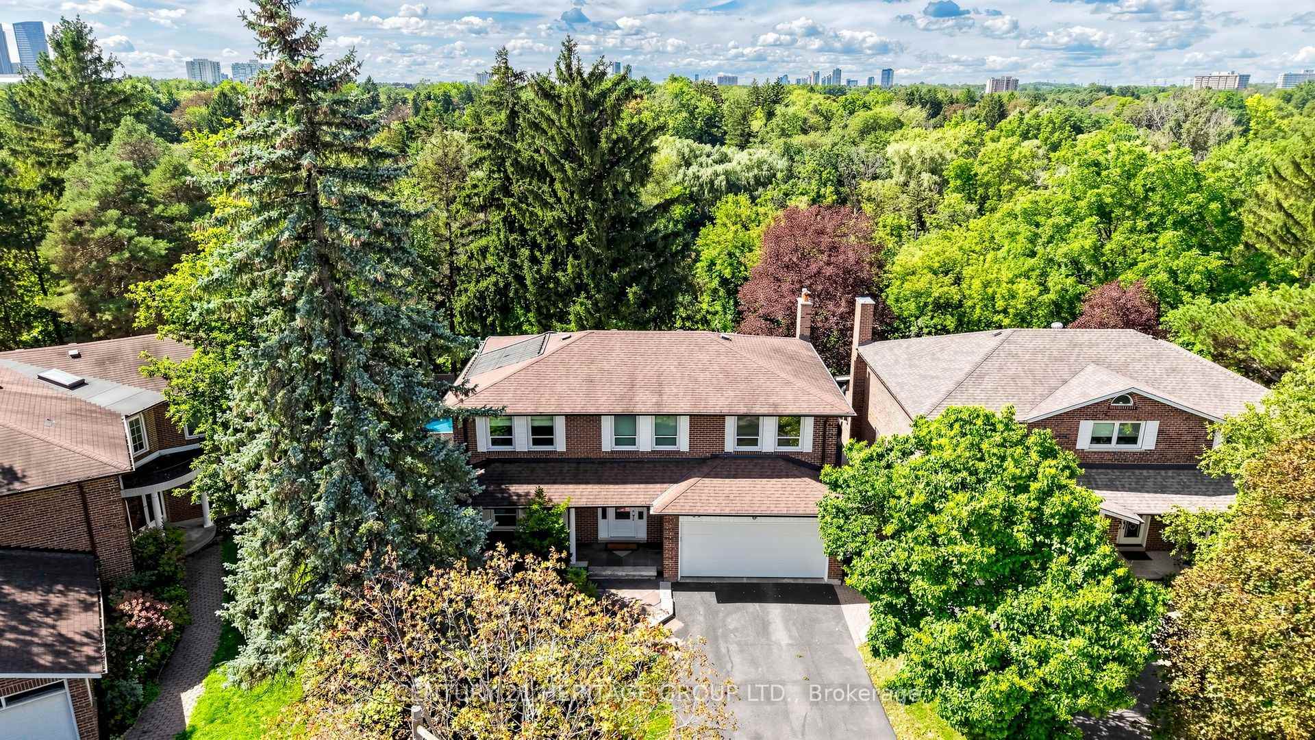 Photo 2 of 58 Julia Street, Markham, Thornhill — HOMEH