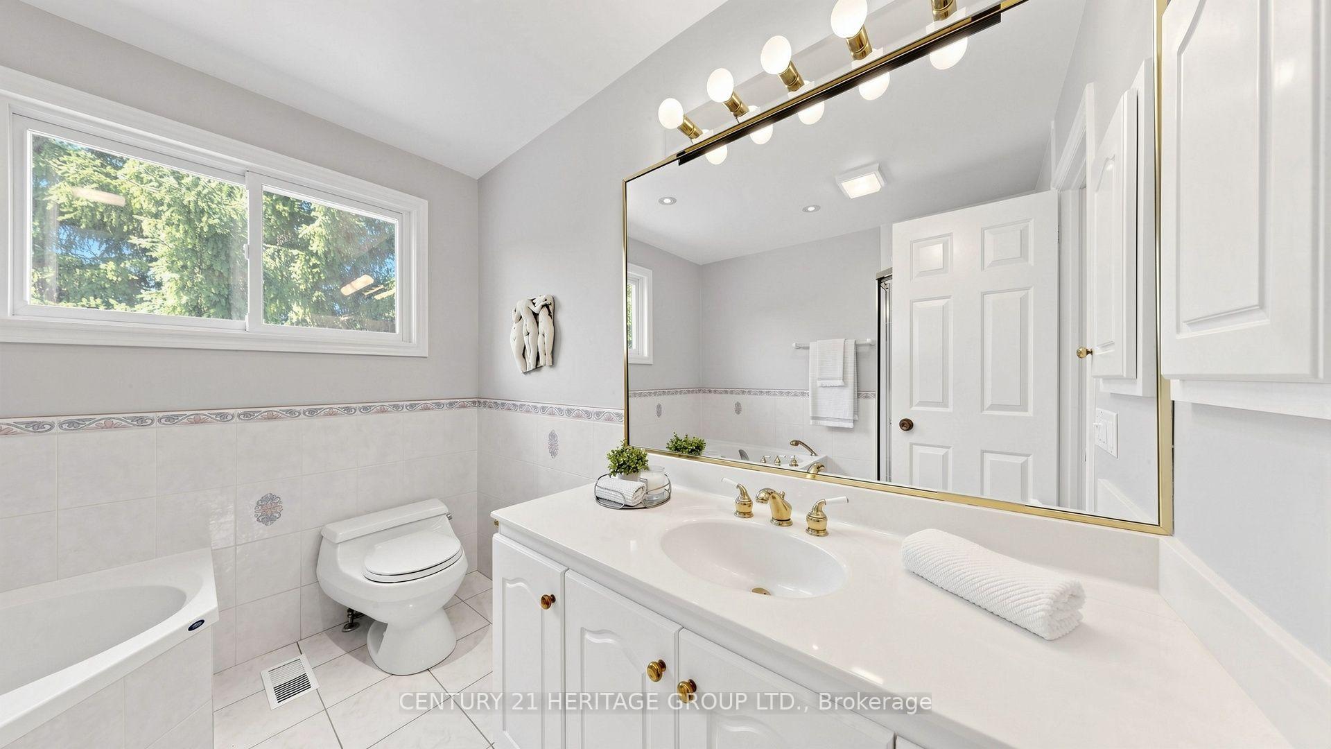 Photo 24 of 58 Julia Street, Markham, Thornhill — HOMEH