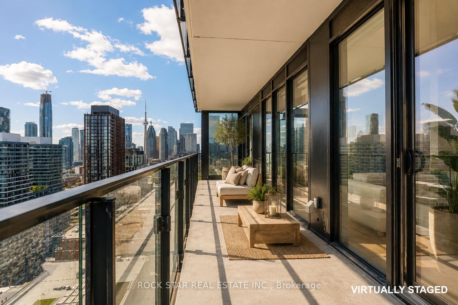 Photo 3 of Unit 2802, 284 King Street E, Toronto, Moss Park — HOMEH
